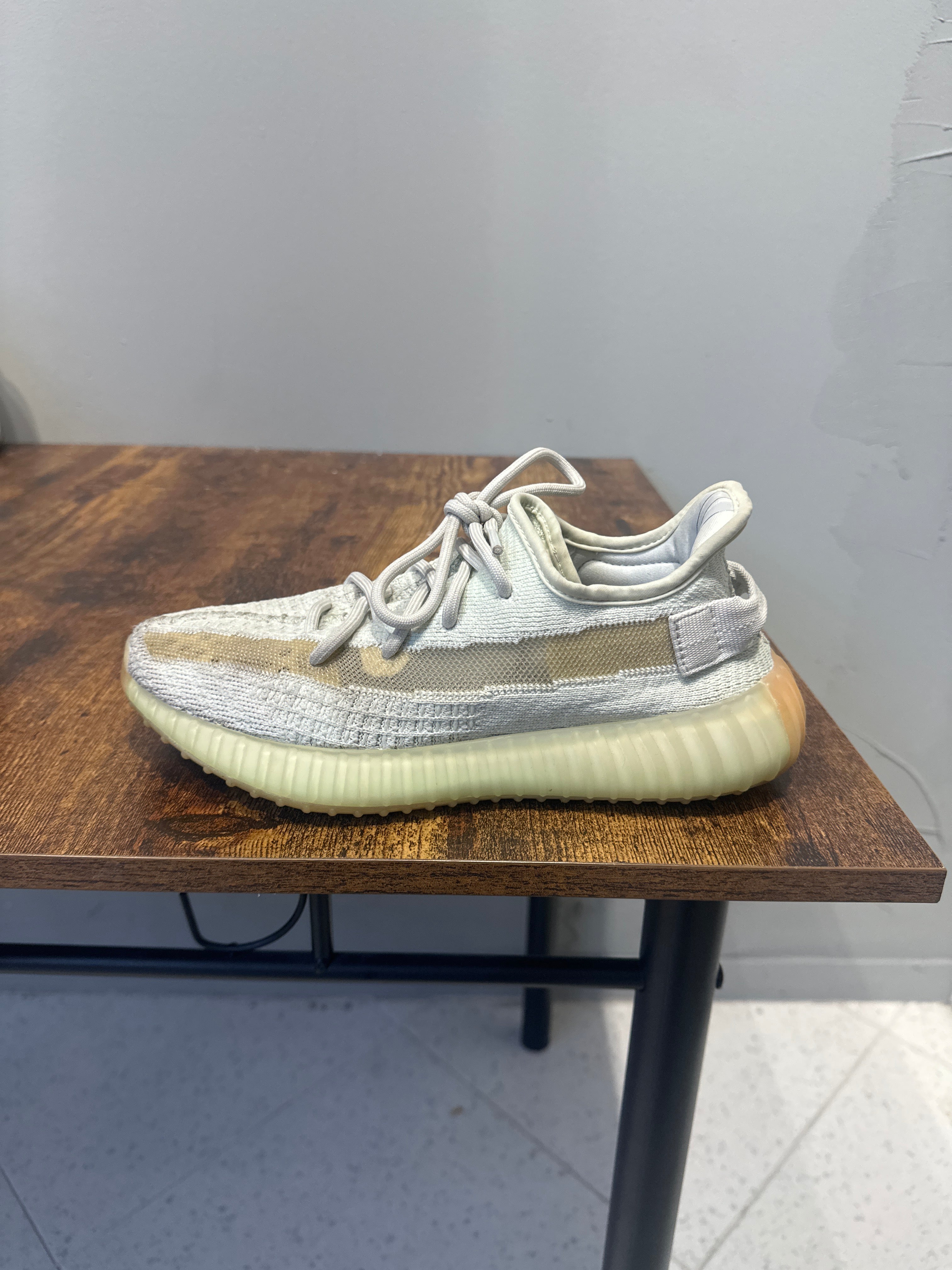 Adidas Yeezy 350v2 "Hyperspace" (Pre-Owned)