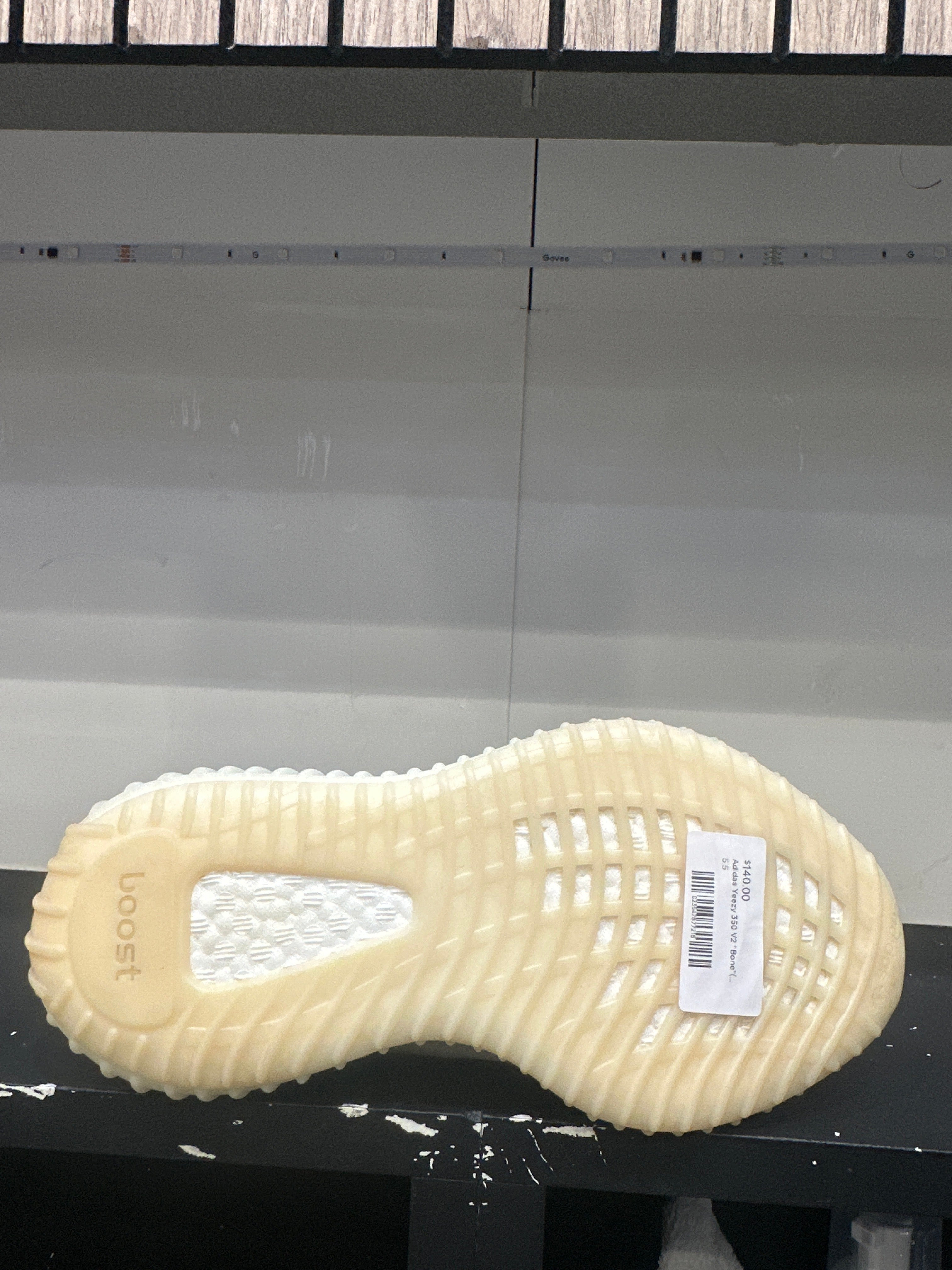 Adidas Yeezy 350 V2 "Bone"(Pre-Owned)