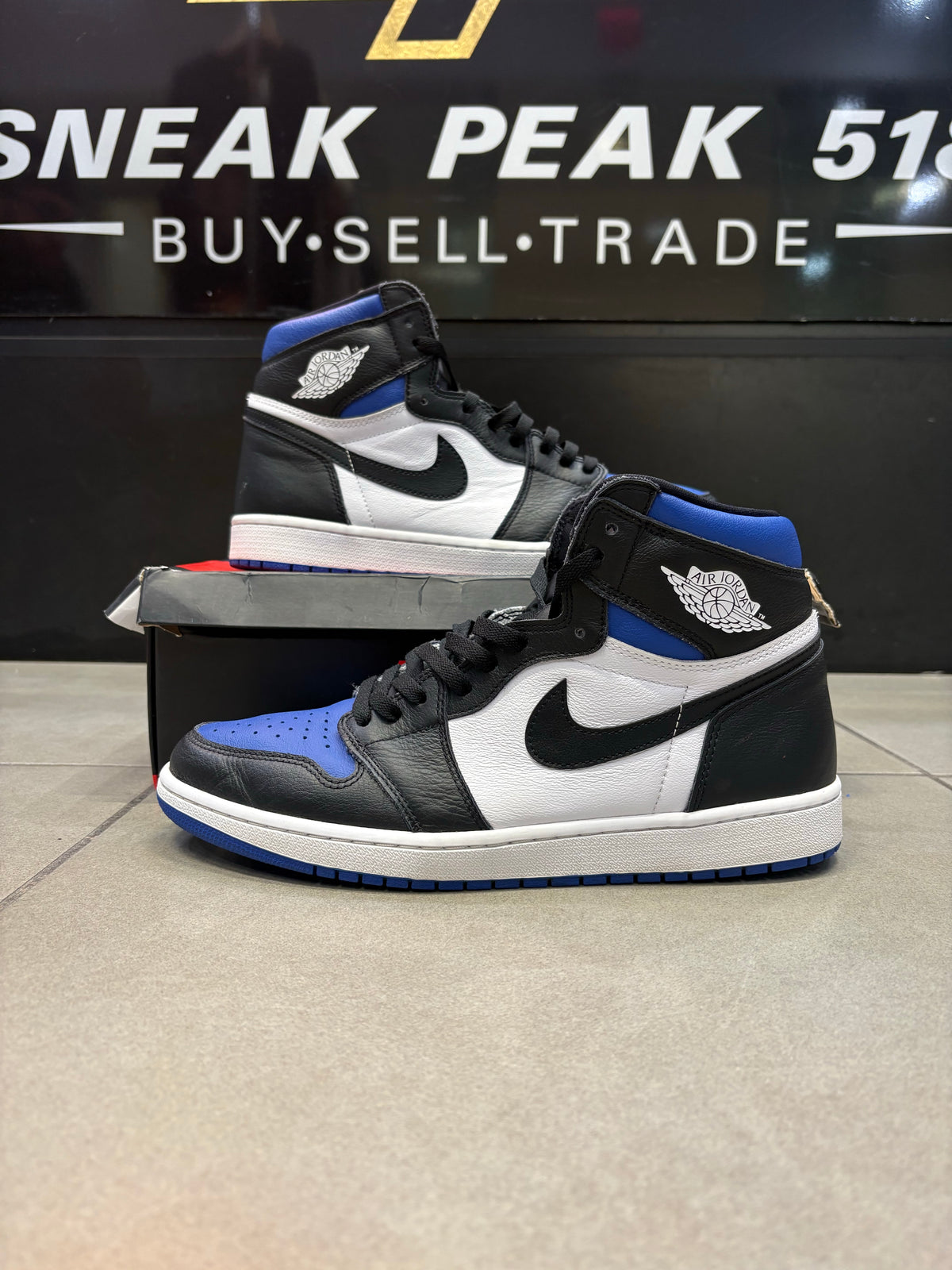 Air Jordan 1 Retro High Royal Toe