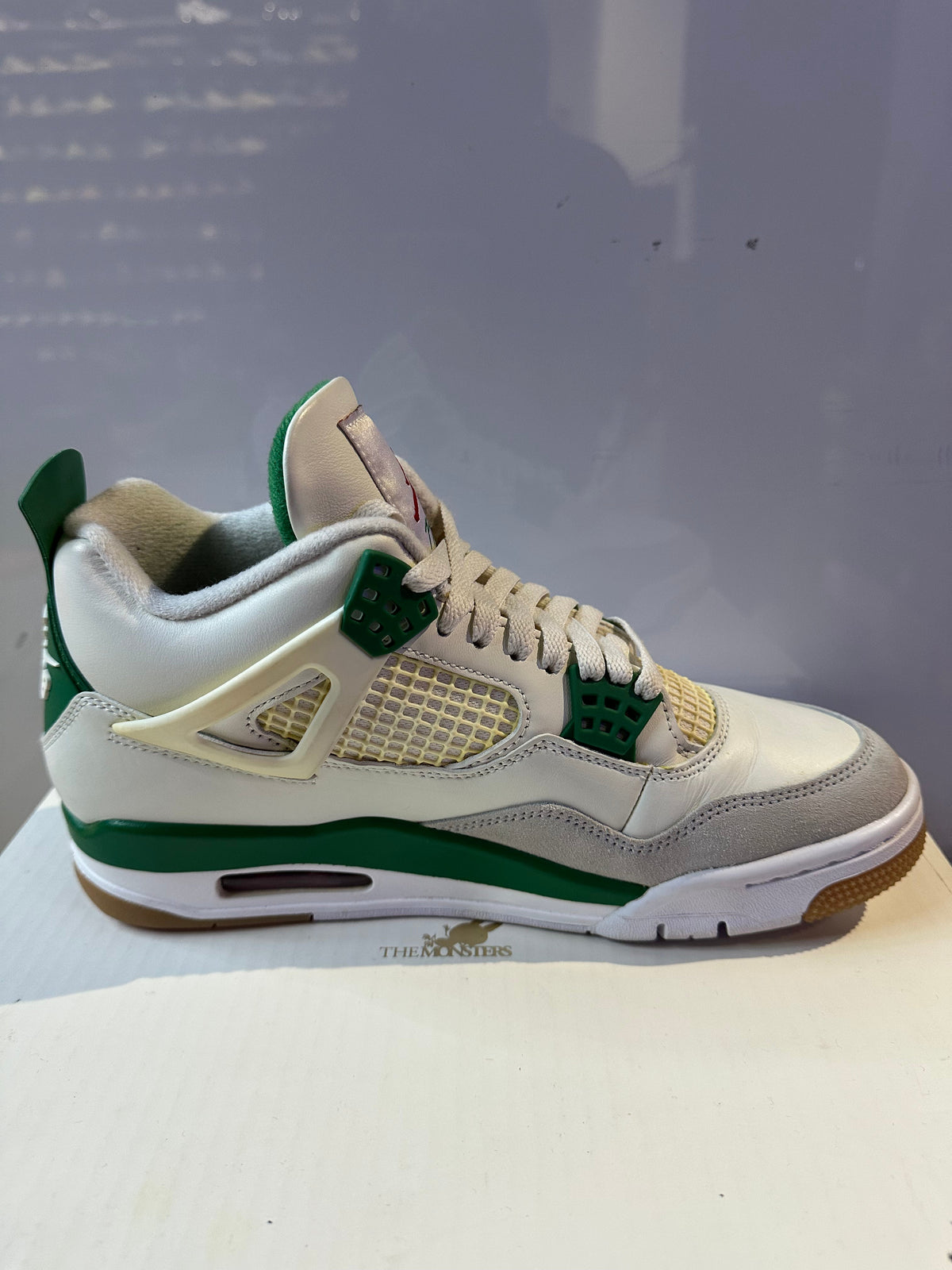 Jordan 4 Retro SB Pine Green