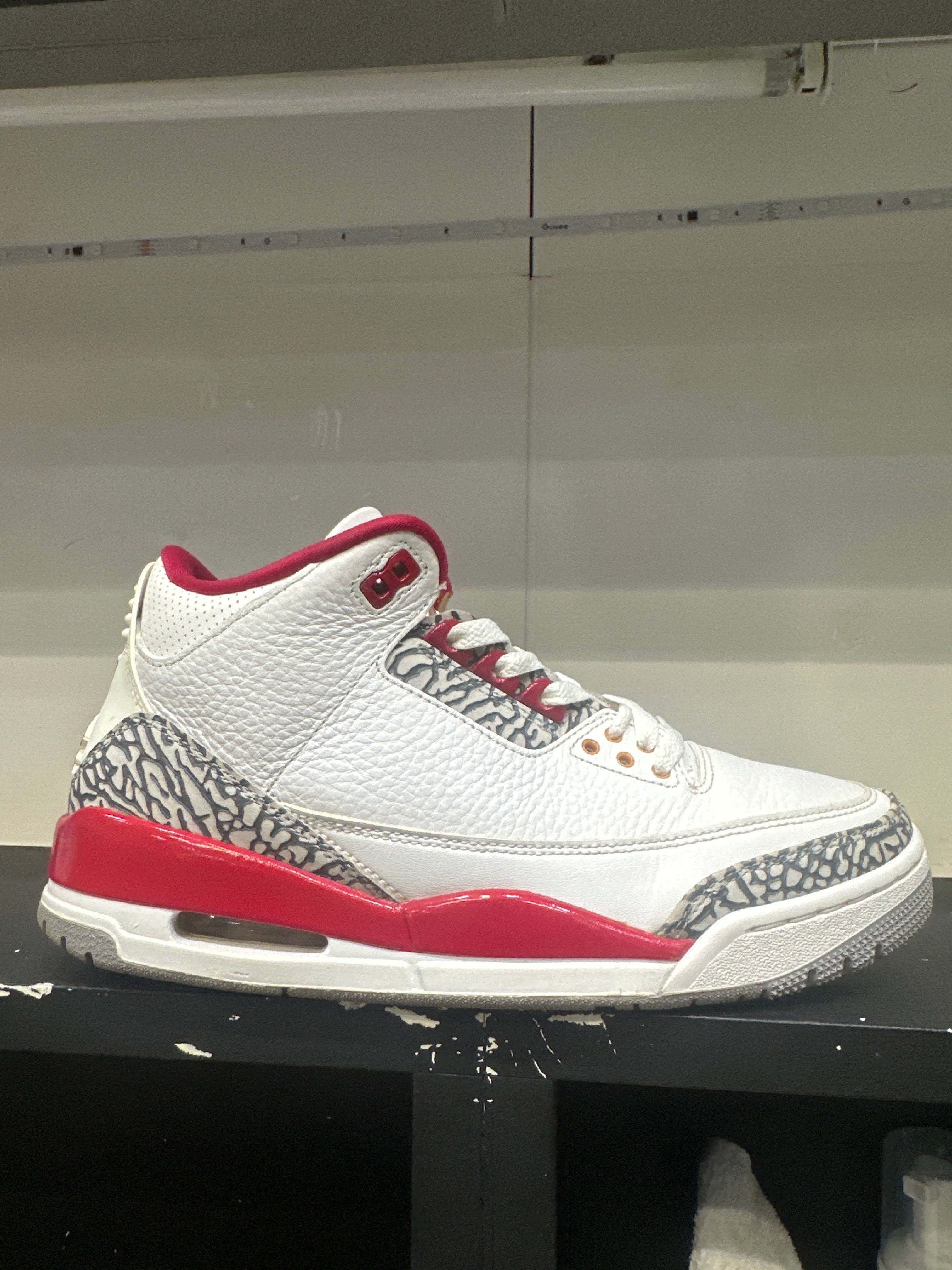 Air Jordan 3 "Cardinal" (Pre-Owned)