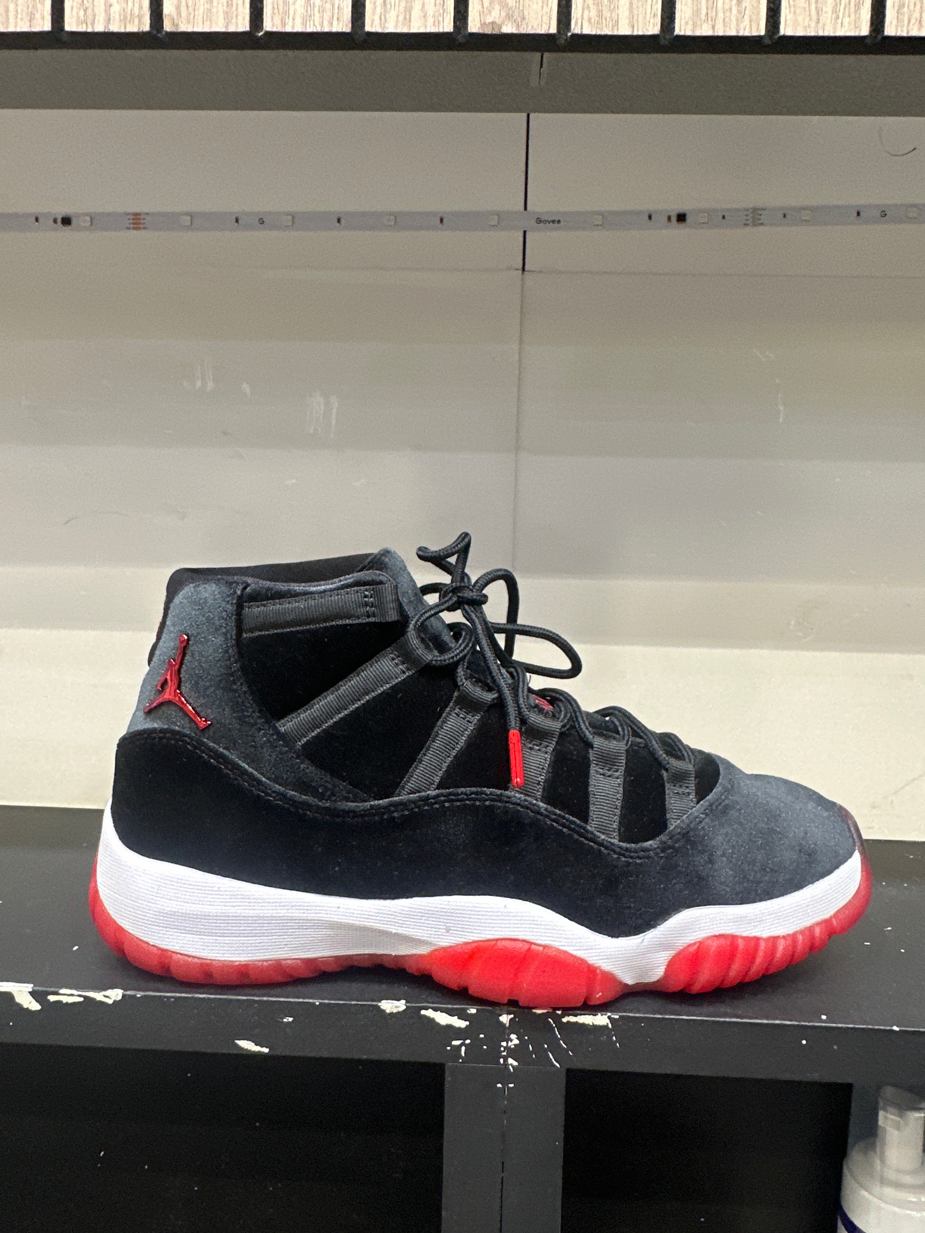 Air Jordan 11 "Bred Velvet" (pre-owned)
