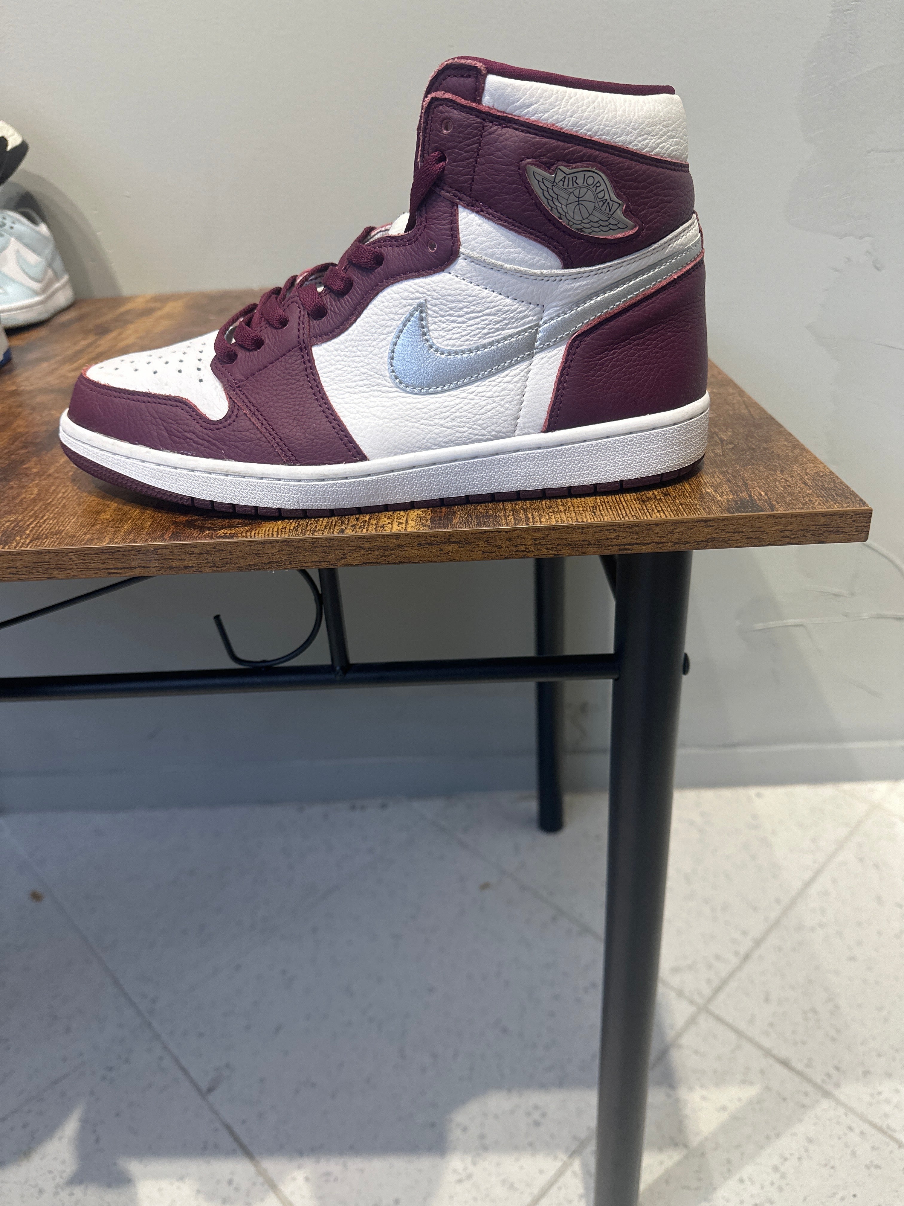 Air Jordan 1 High "Bordeaux" (Pre-Owned)