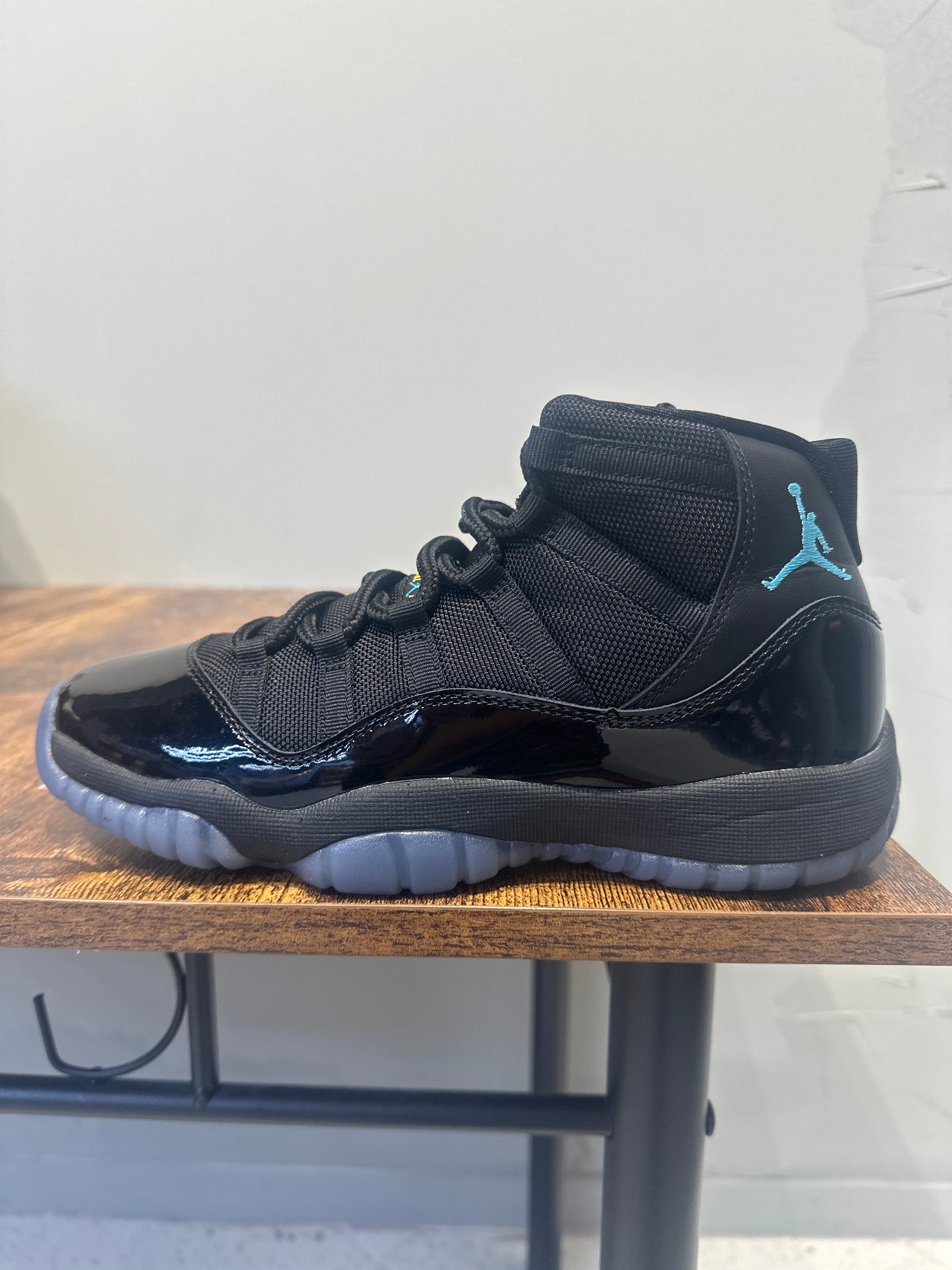 Air Jordan 11 "Gamma Blue" (2025) (GS) (Pre-Owned)