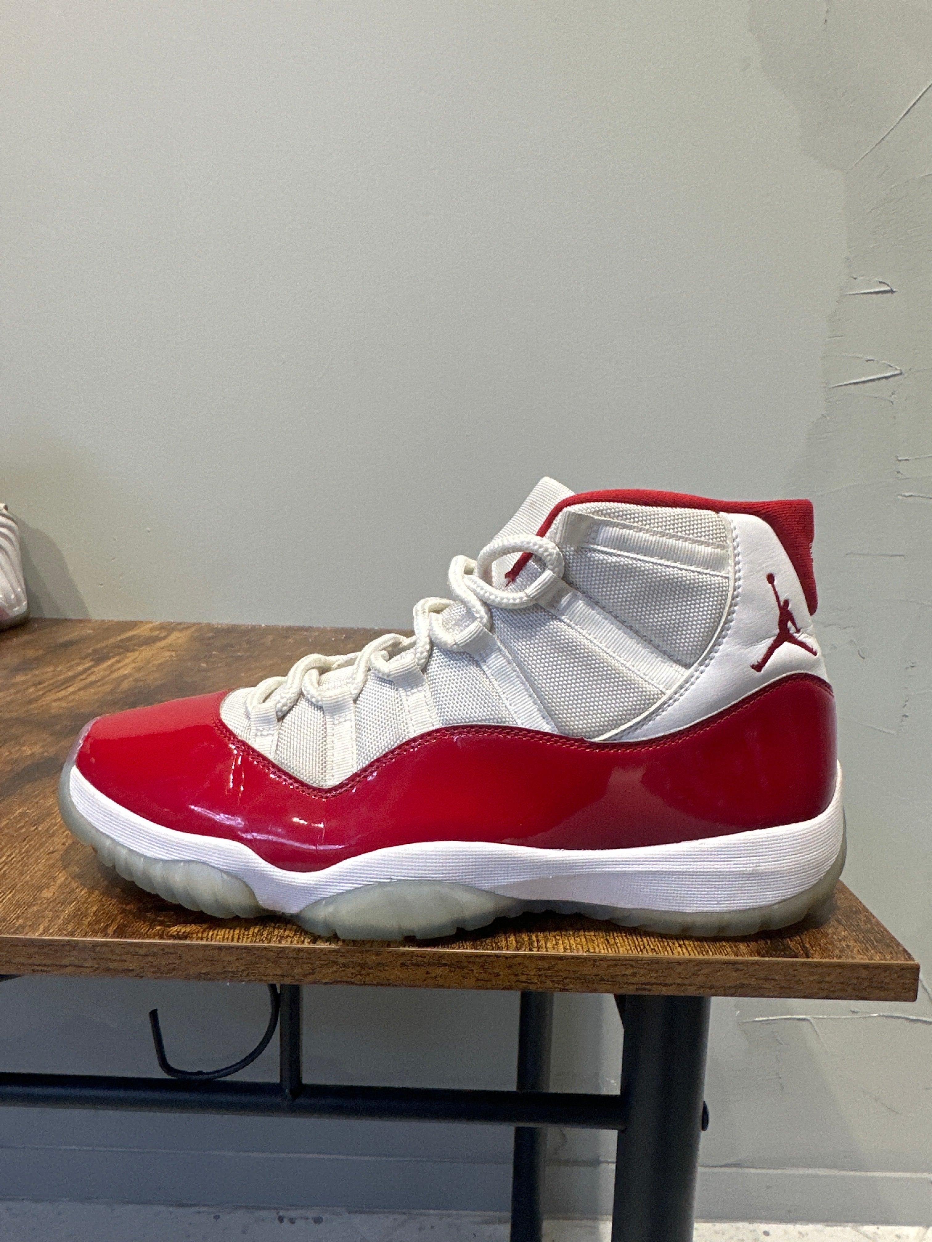 Air Jordan 11 "Cherry" (Pre-Owned)
