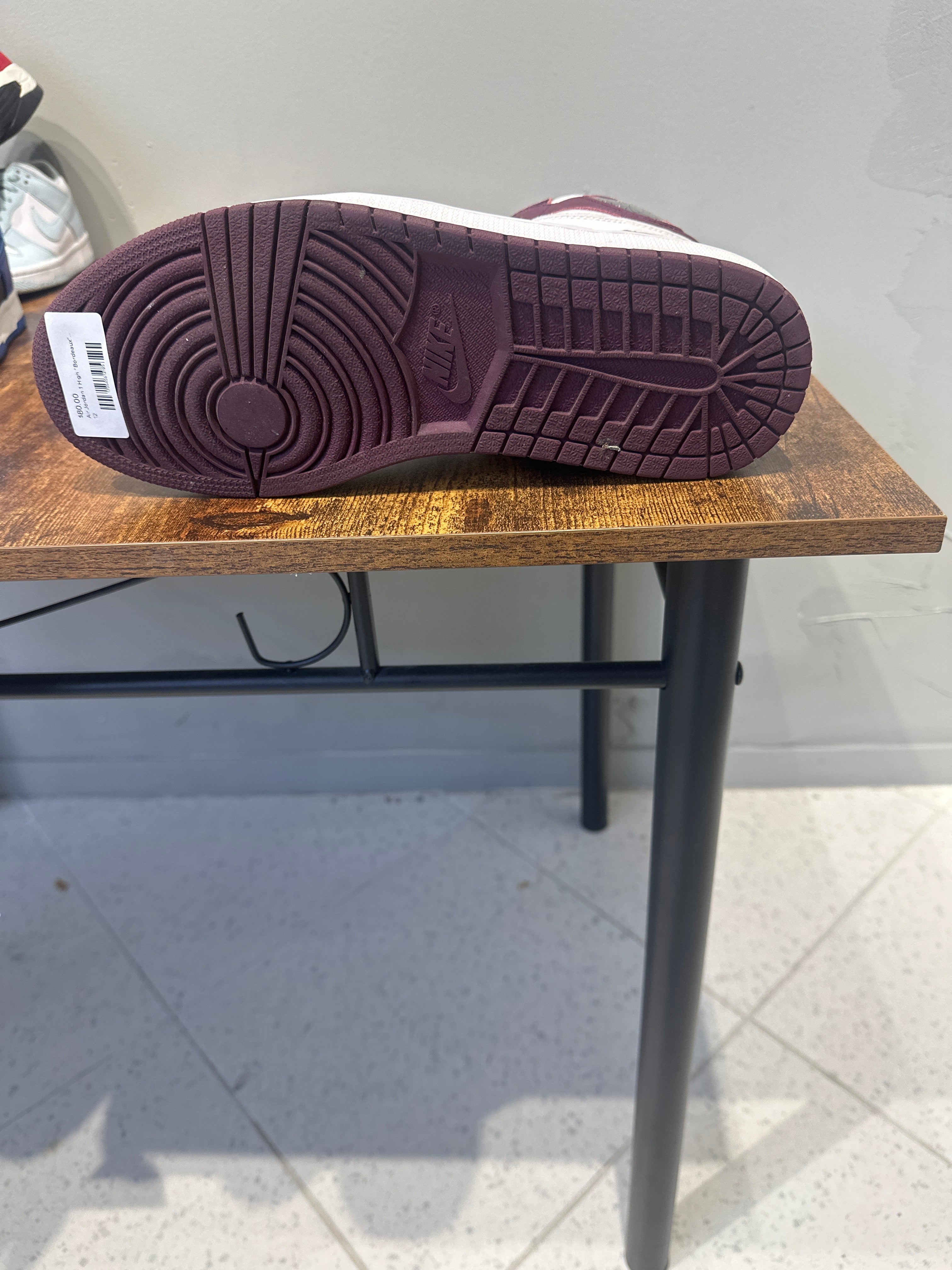 Air Jordan 1 High "Bordeaux" (Pre-Owned)