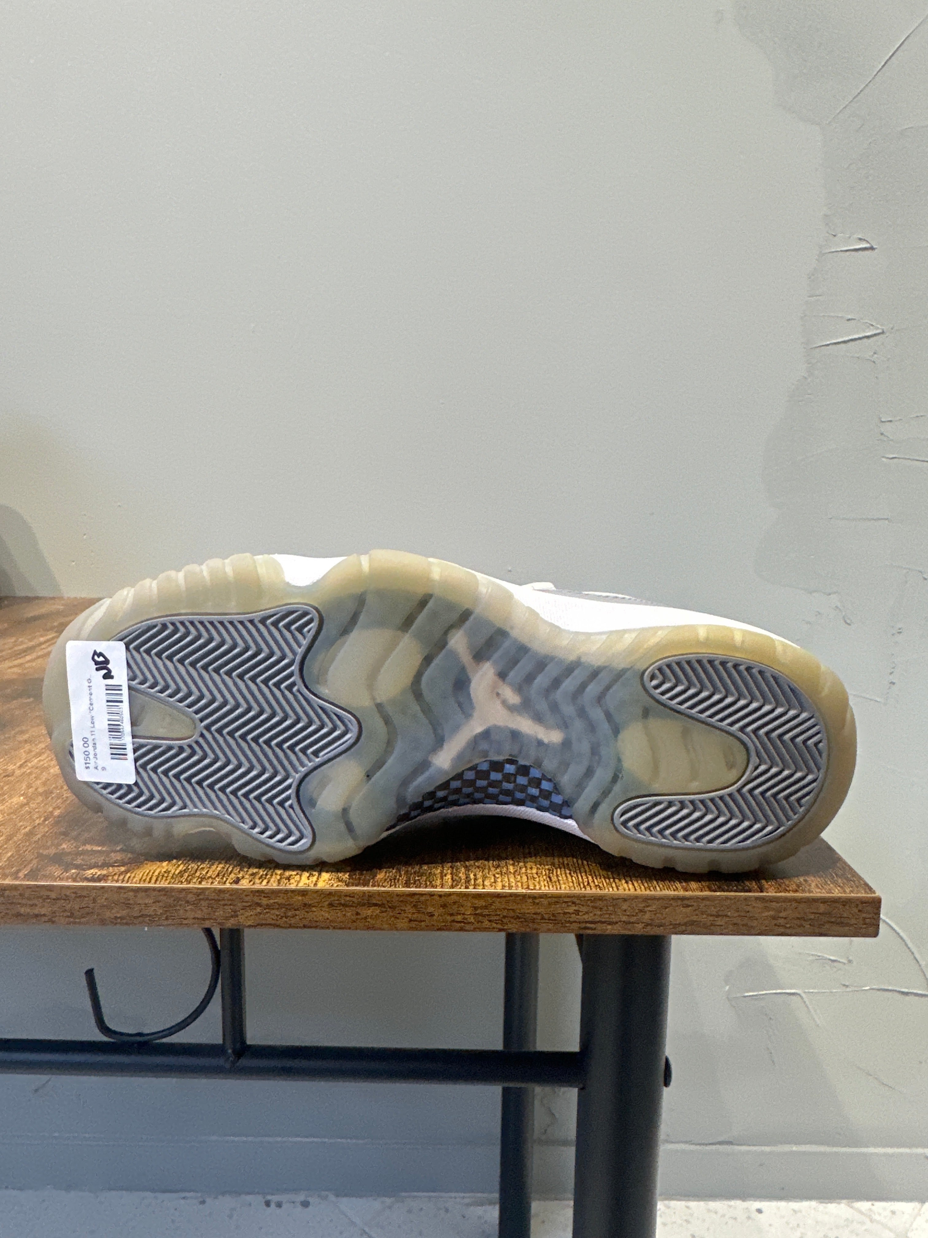 Air Jordan 11 Low "Cement Grey" (Pre-Owned)