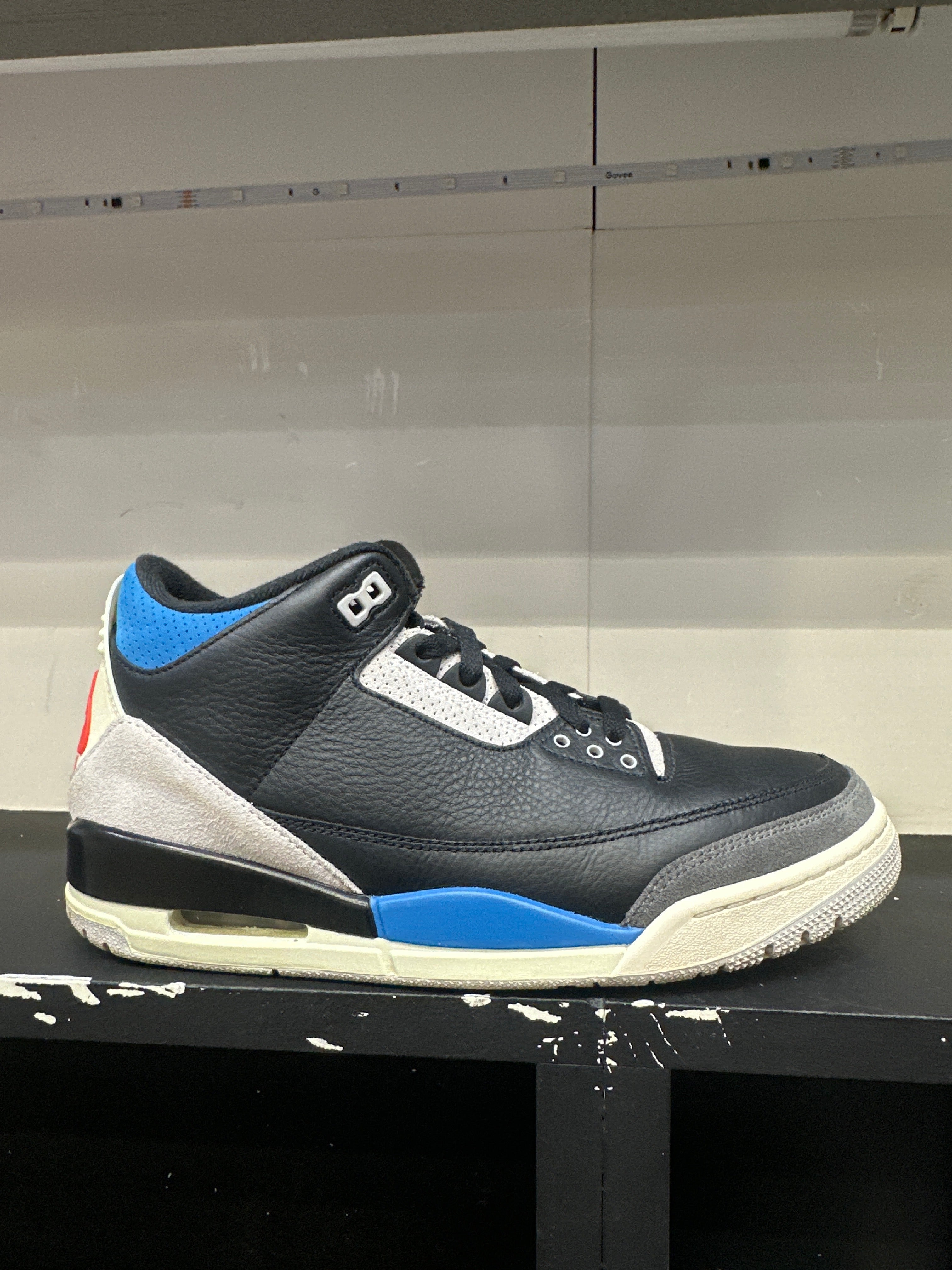 Air Jordan 3 "Rare Air" (Pre-Owned)