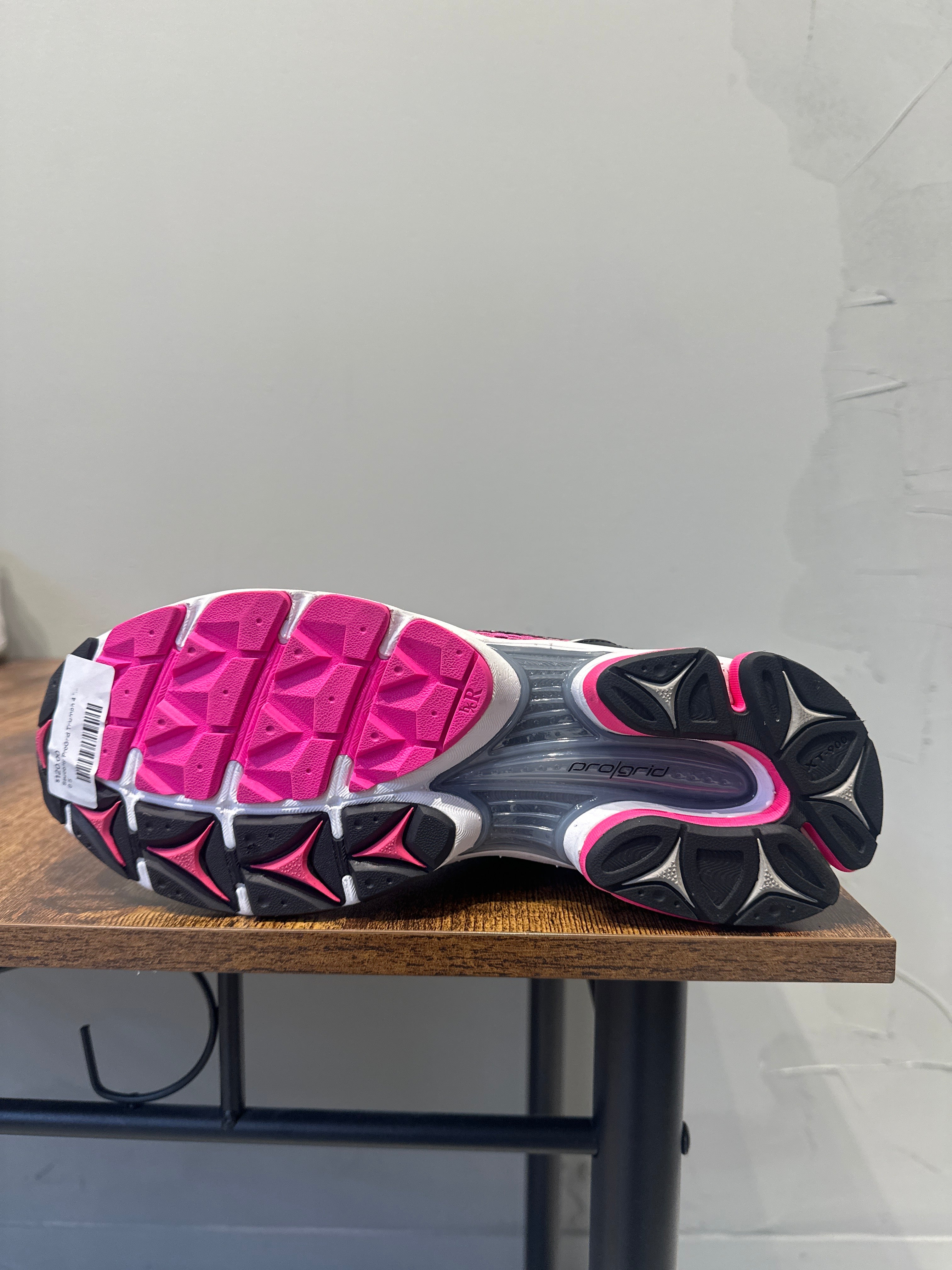 Saucony ProGrid Triumph 4 "Pink/Silver" (Pre-Owned)