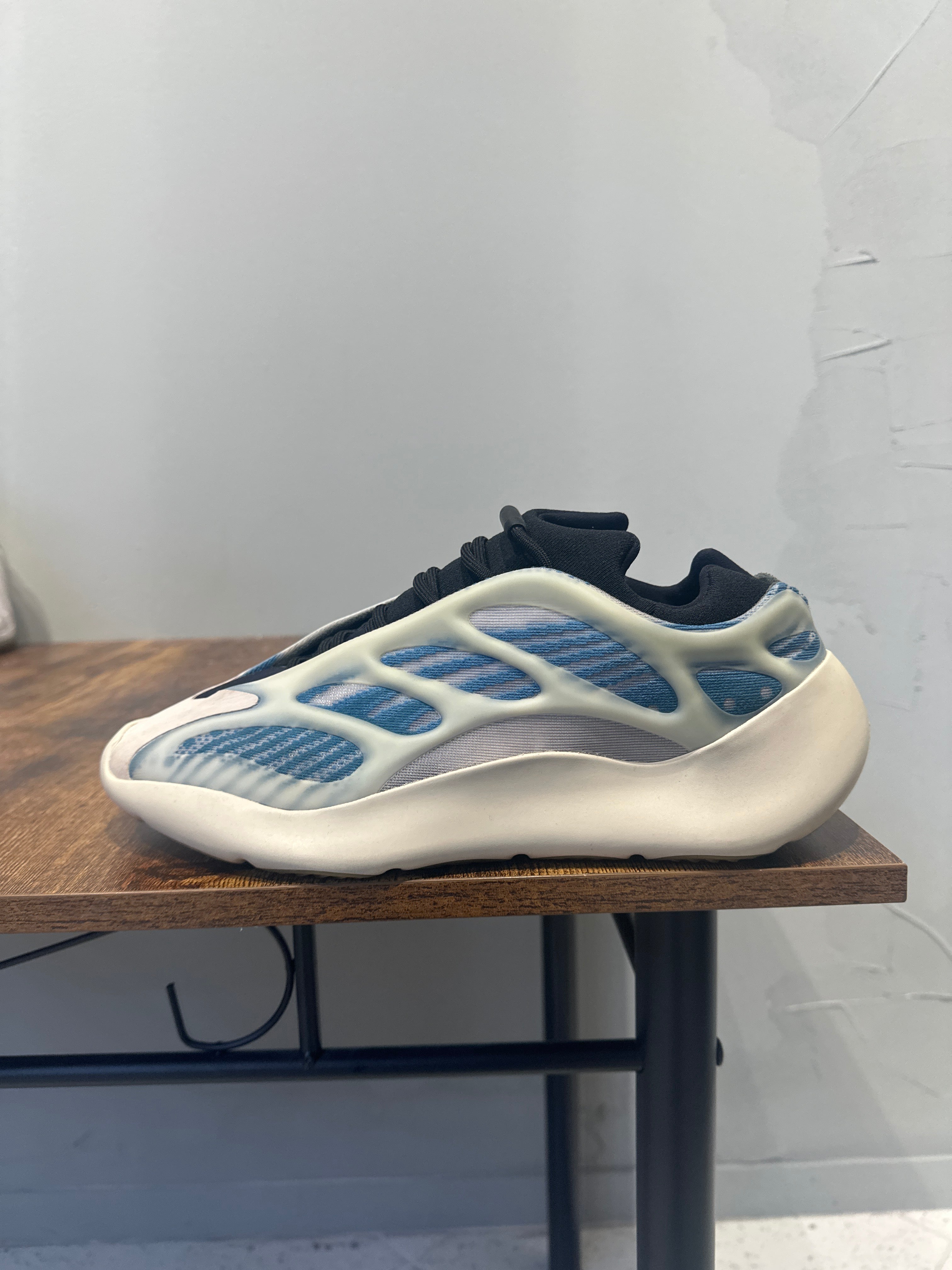Adidas Yeezy 700v3 "Kyanite" (Pre-Owned)