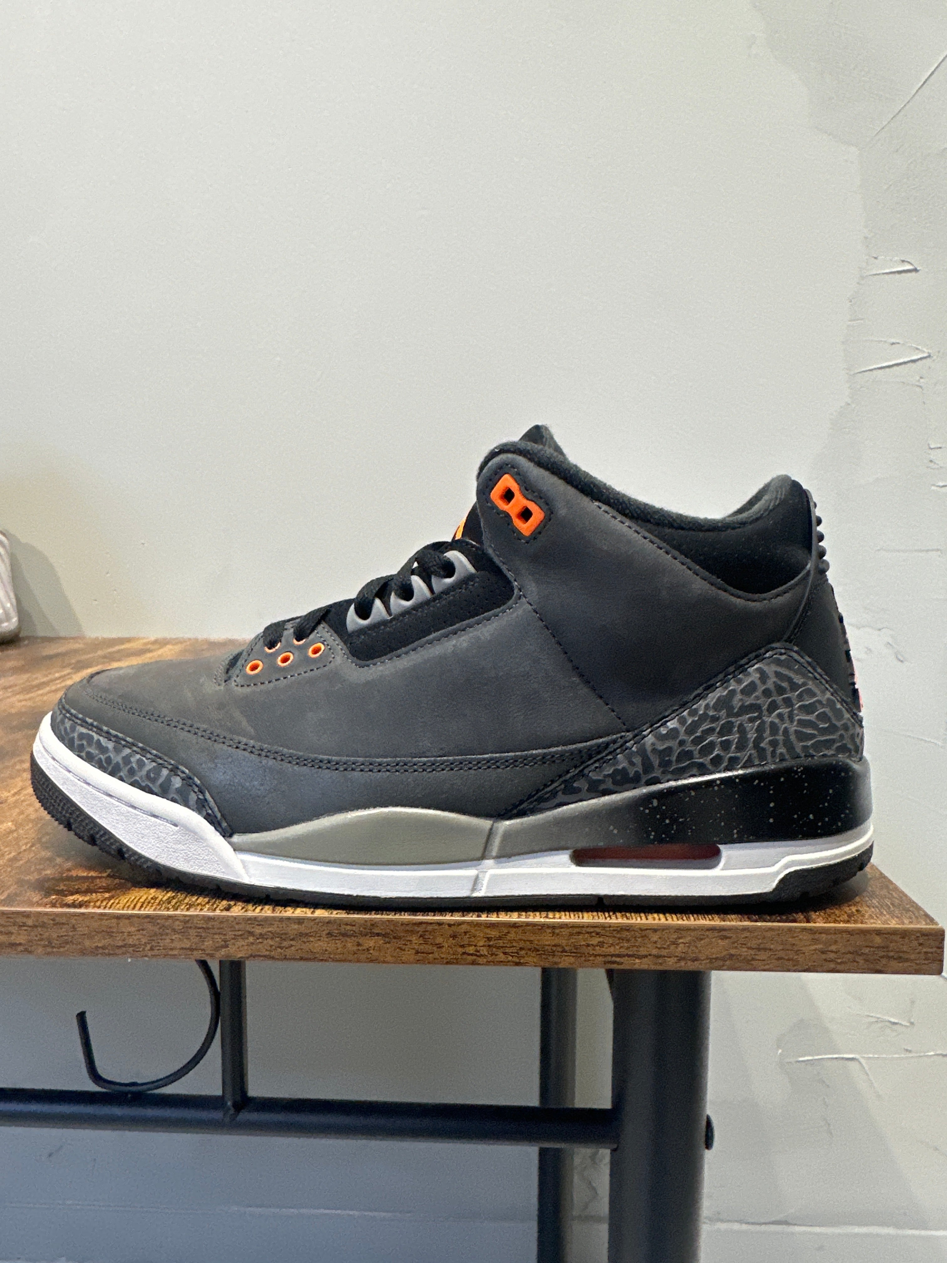 Air Jordan 3 "Fear" (pre-owned)