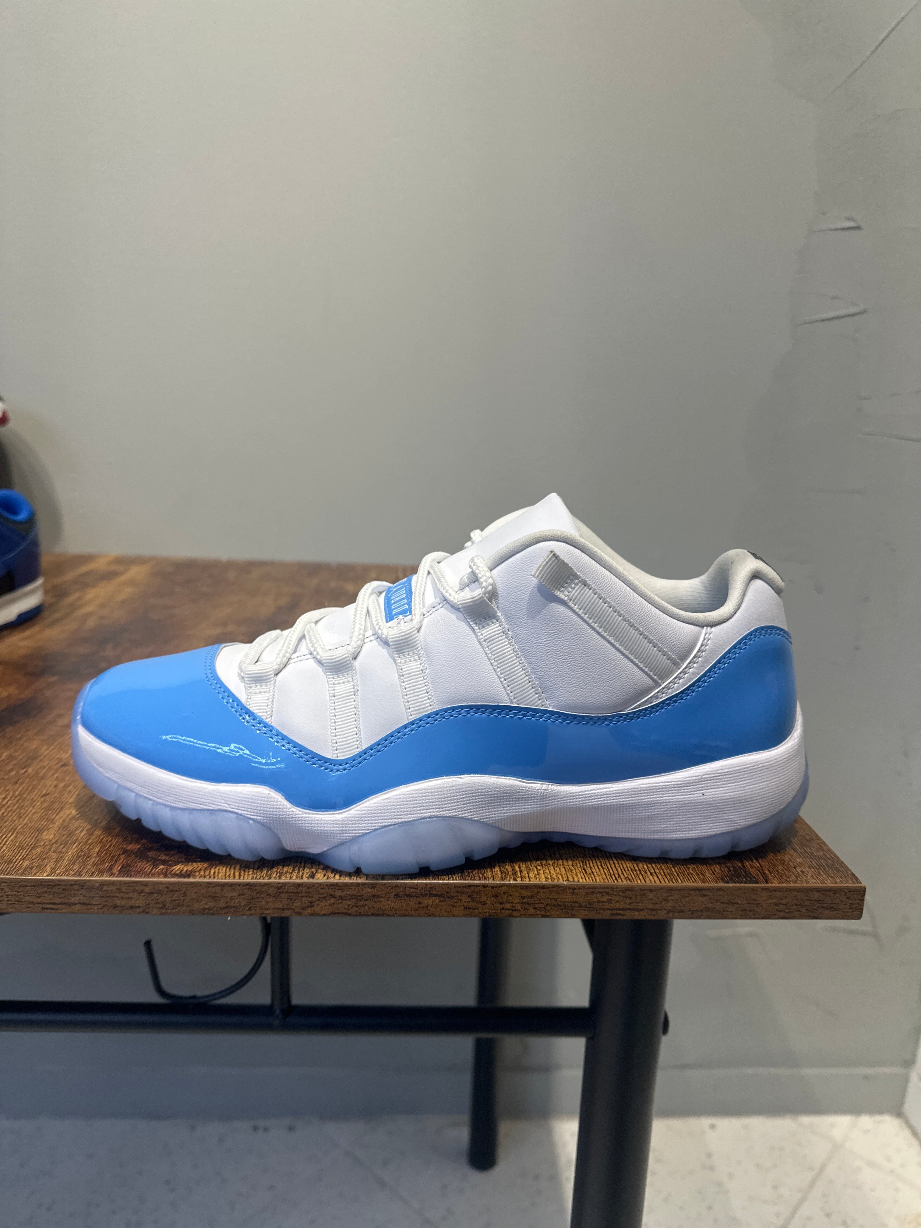 Air Jordan 11 Low "University Blue" (2026) (Pre-Owned)