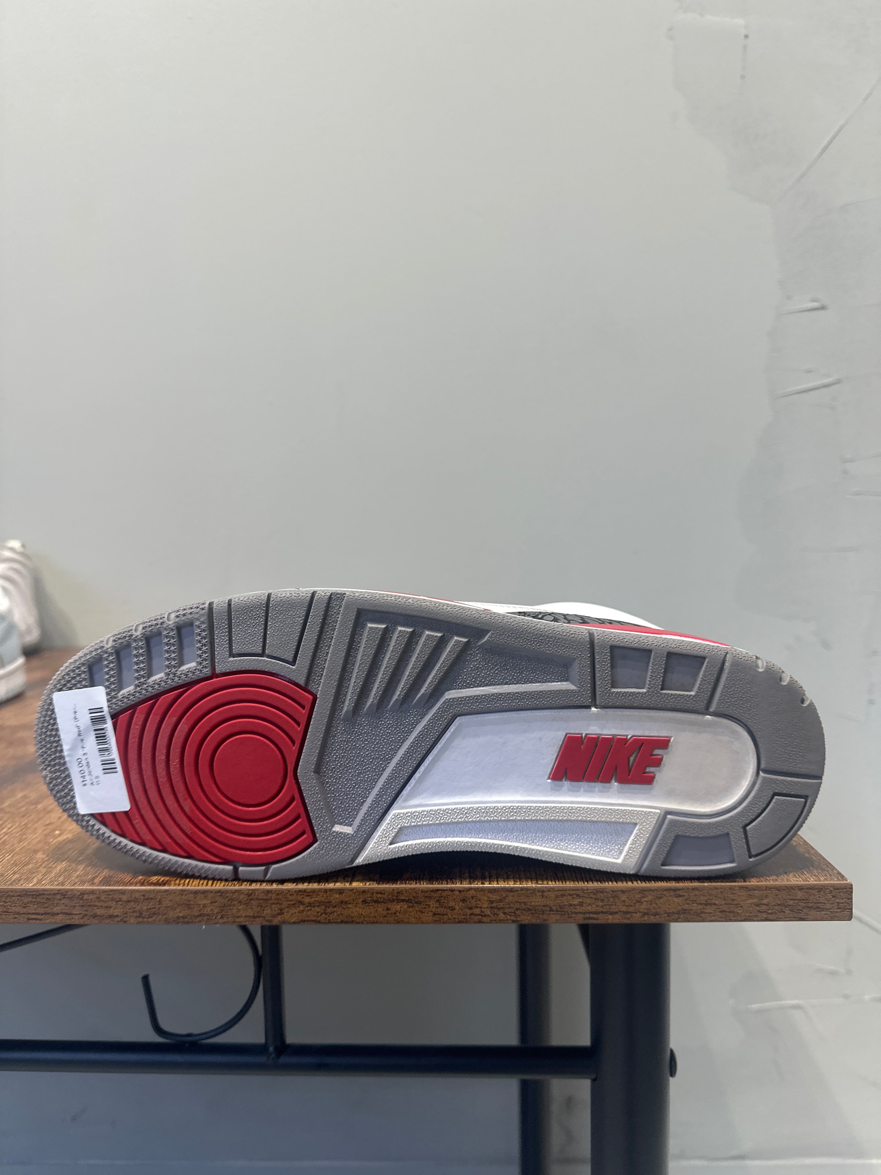 Air Jordan 3 "Fire Red" (Pre-Owned)