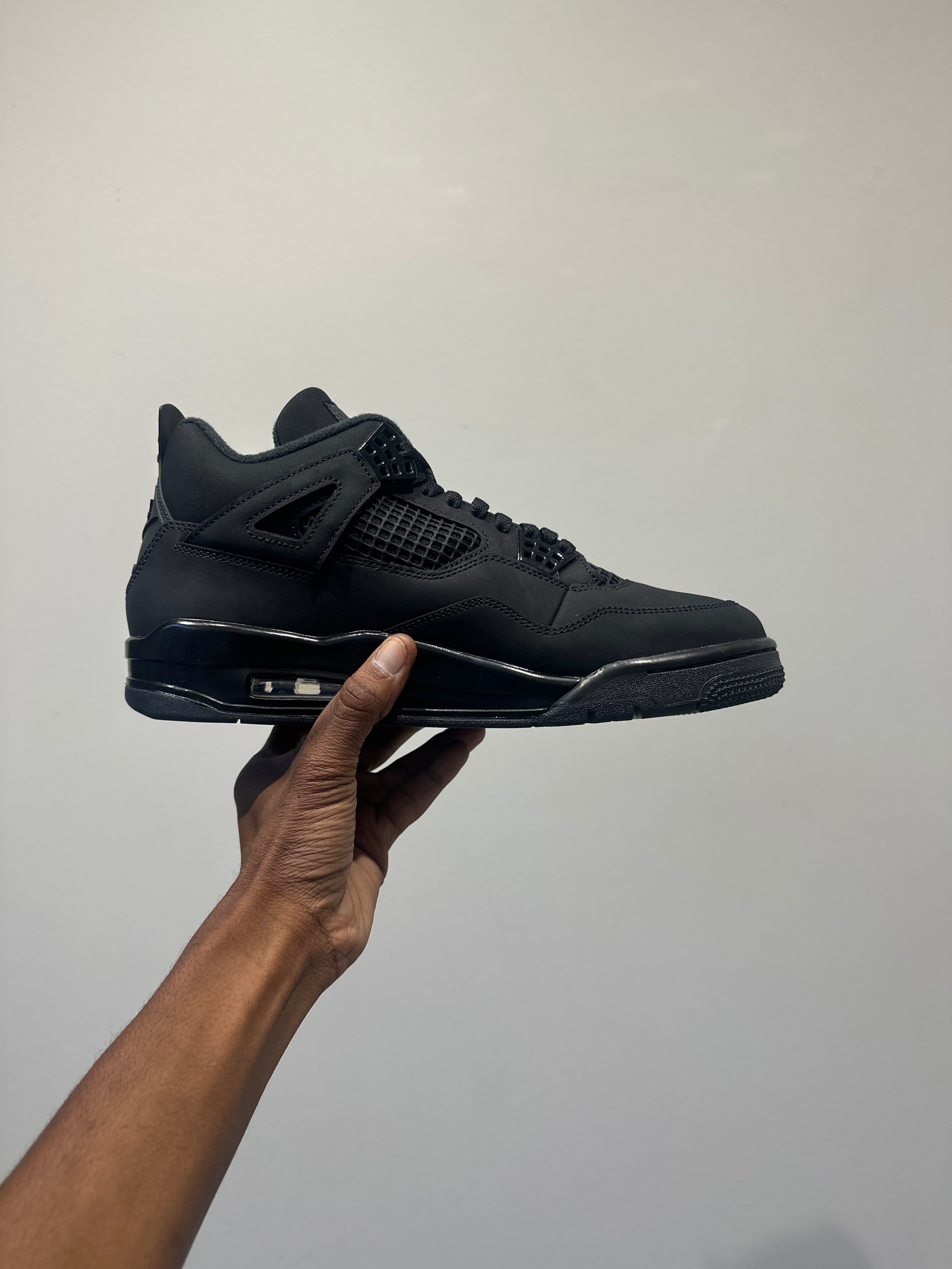 Air Jordan 4 "Black Cat" (pre-owned) 2025
