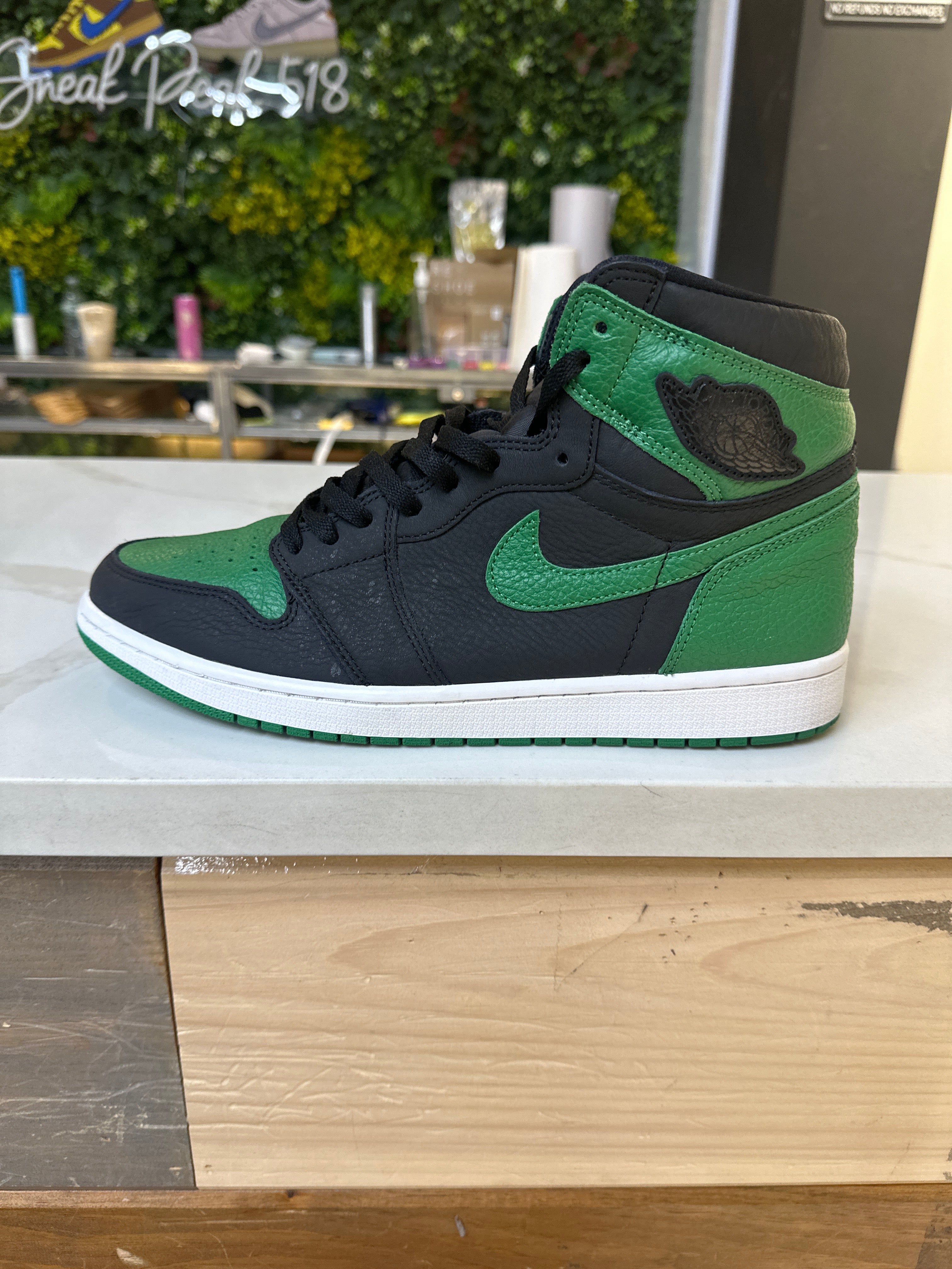 Air Jordan 1 High "Pine Green Black" (Pre-Owned)