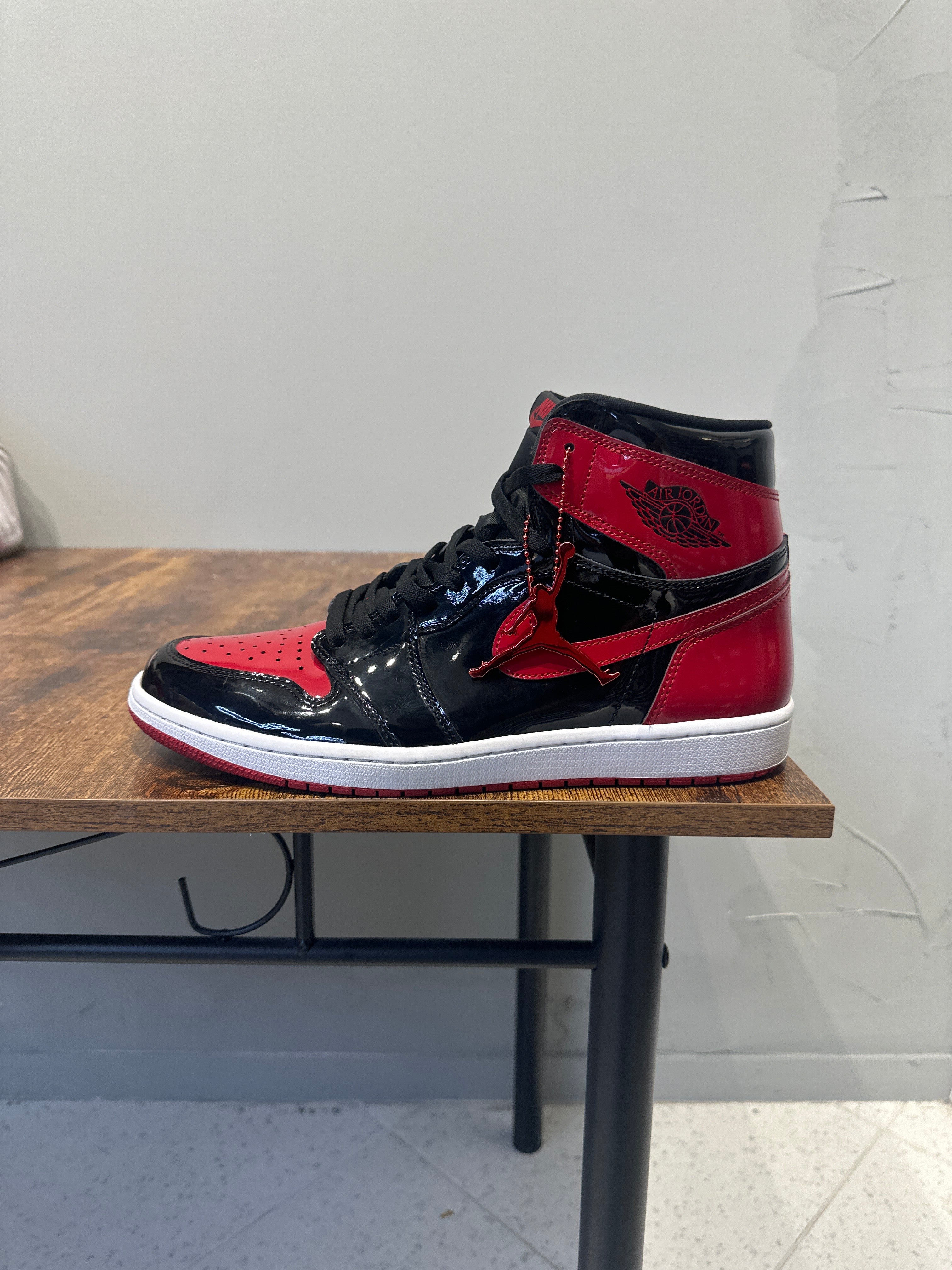 Air Jordan 1 High "Patent Bred" (Pre-Owned)