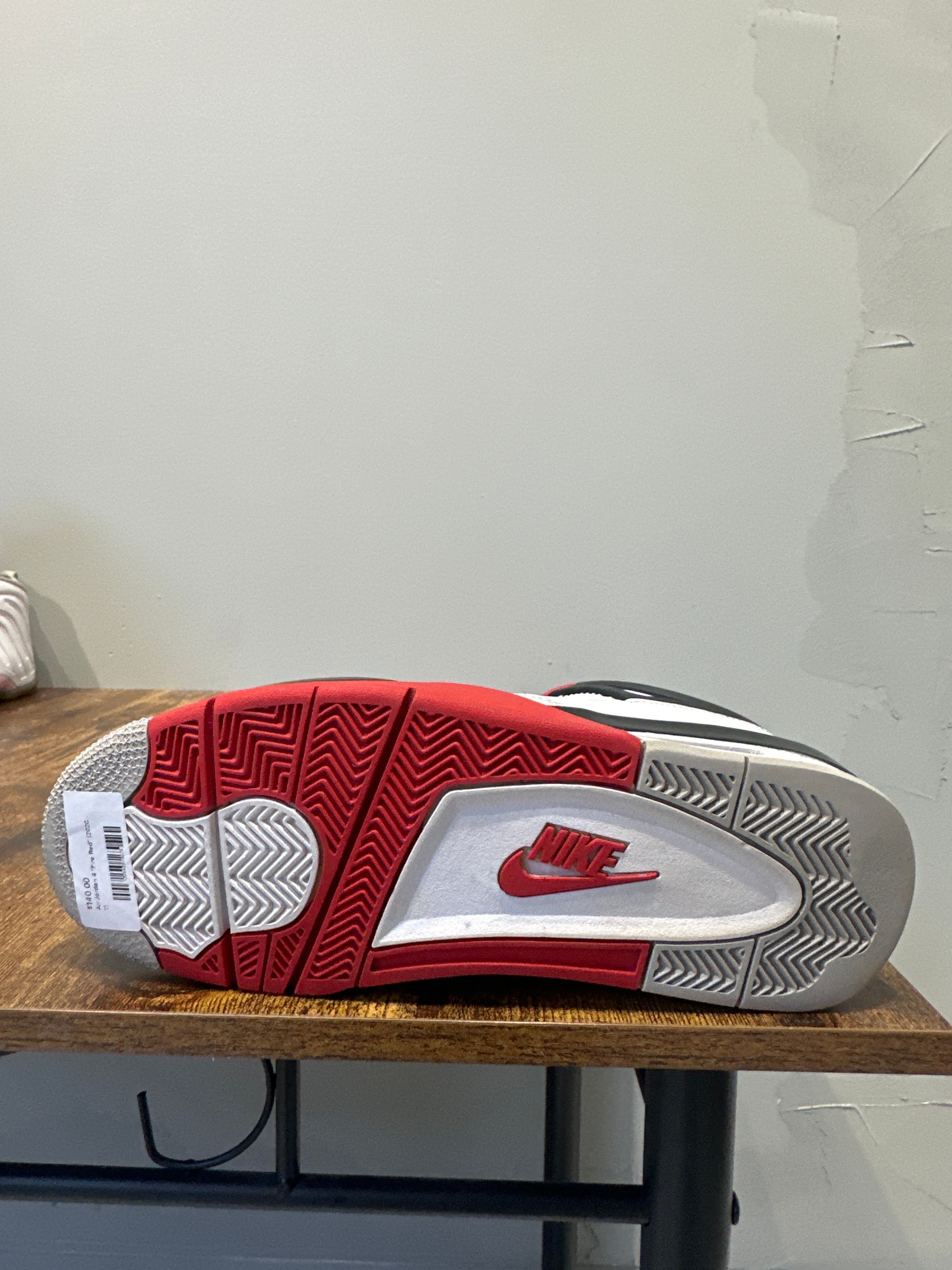 Air Jordan 4 "Fire Red" (2020) (Pre-Owned)