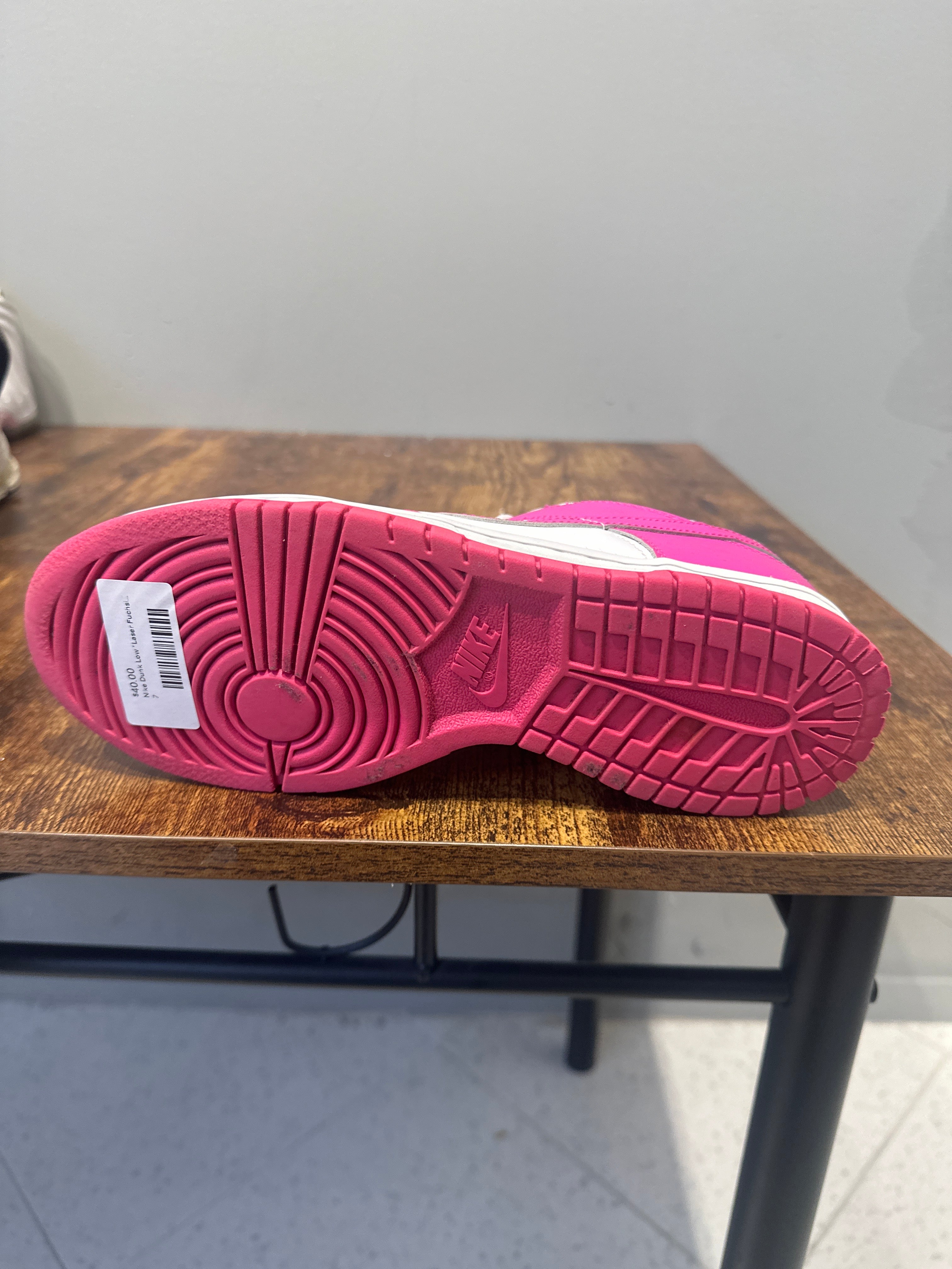 Nike Dunk Low "Laser Fuchsia" (pre-owned)