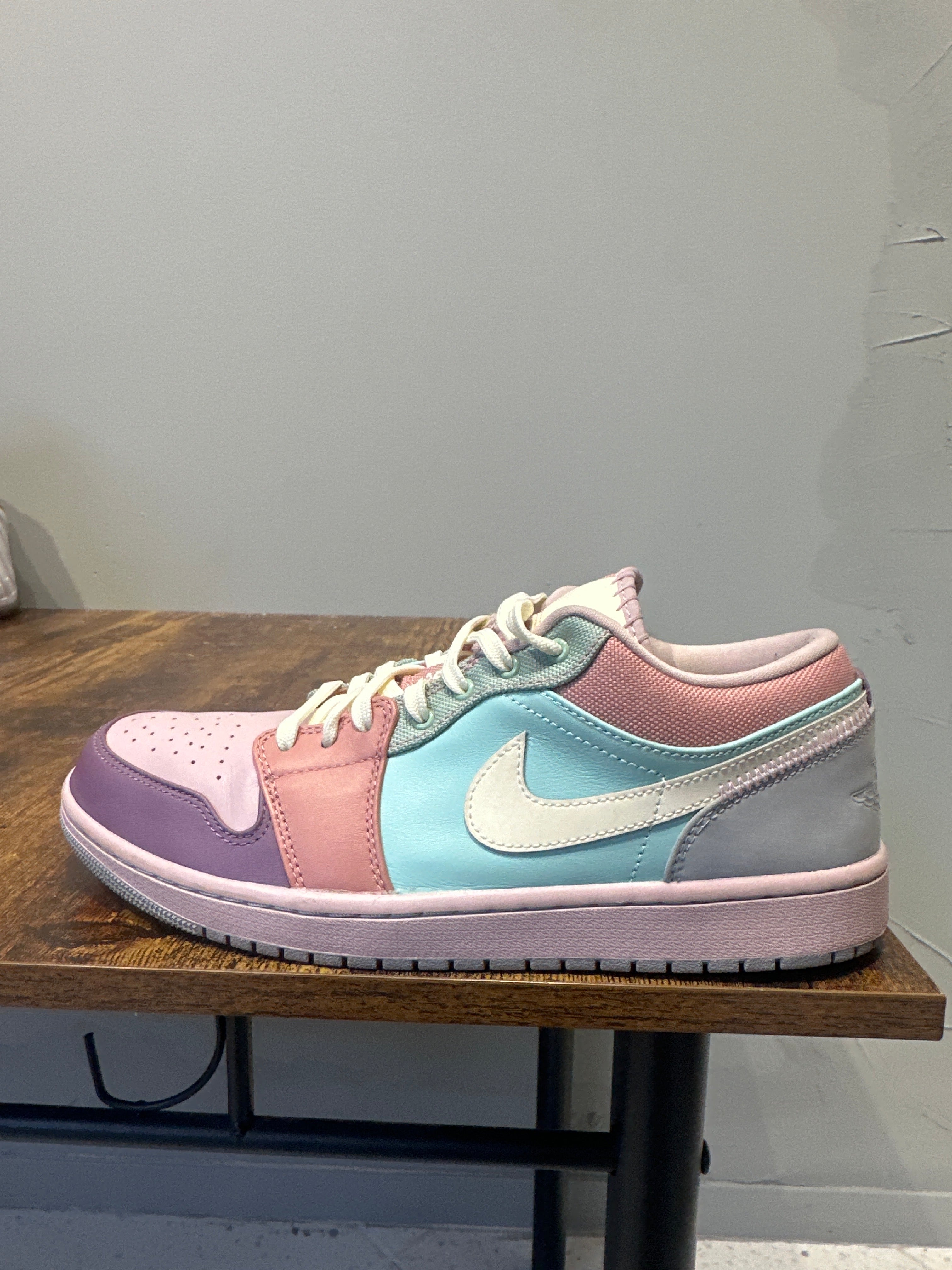 Air Jordan 1 Low "Easter Pastel" (Pre-Owned)