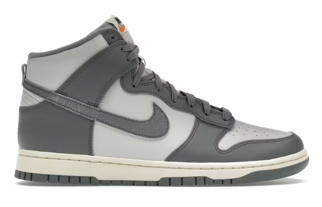 Nike Dunk High Vintage Light Bone Grey