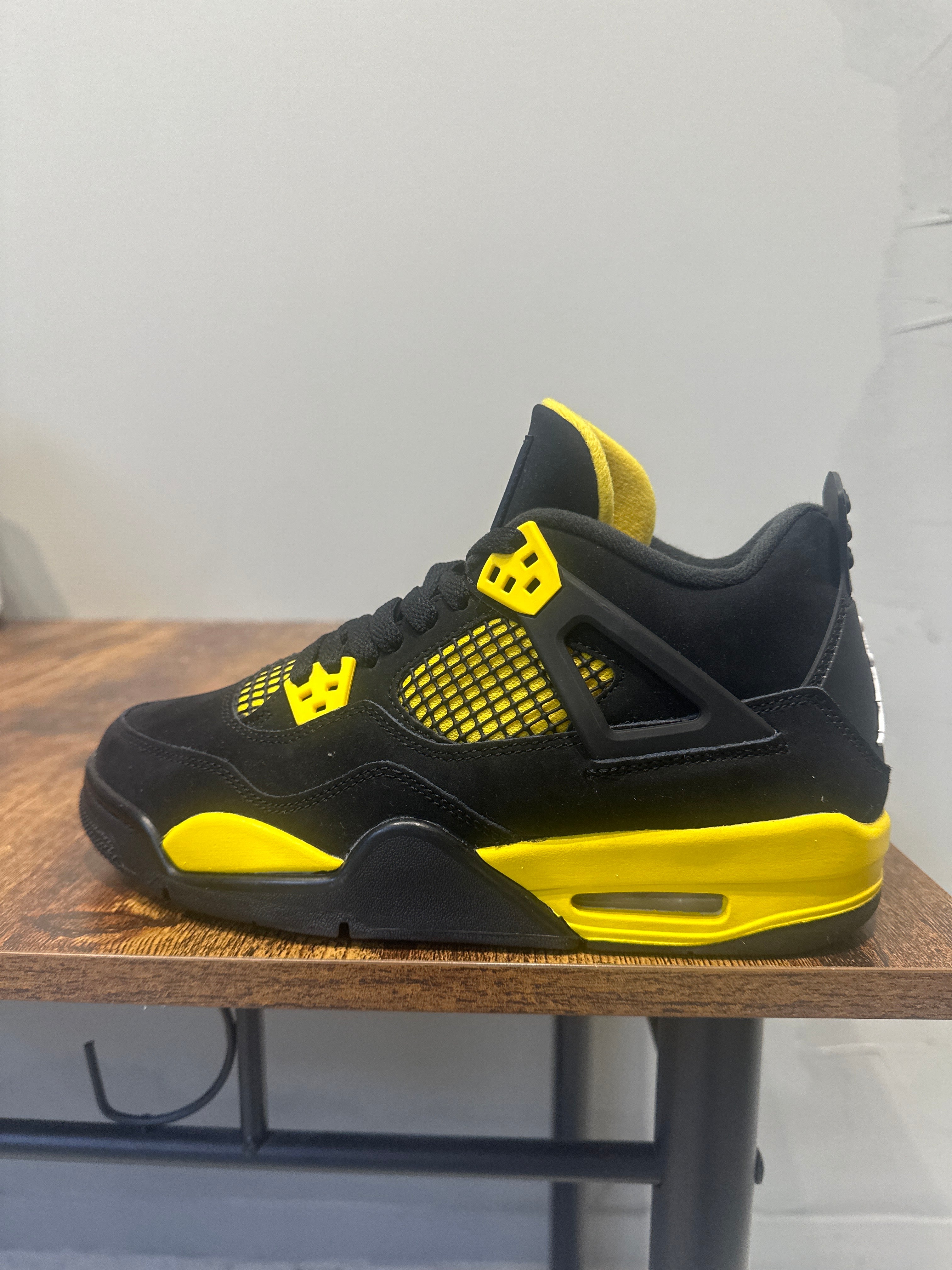 Air Jordan 4 "Thunder" (GS) (Pre-Owned)
