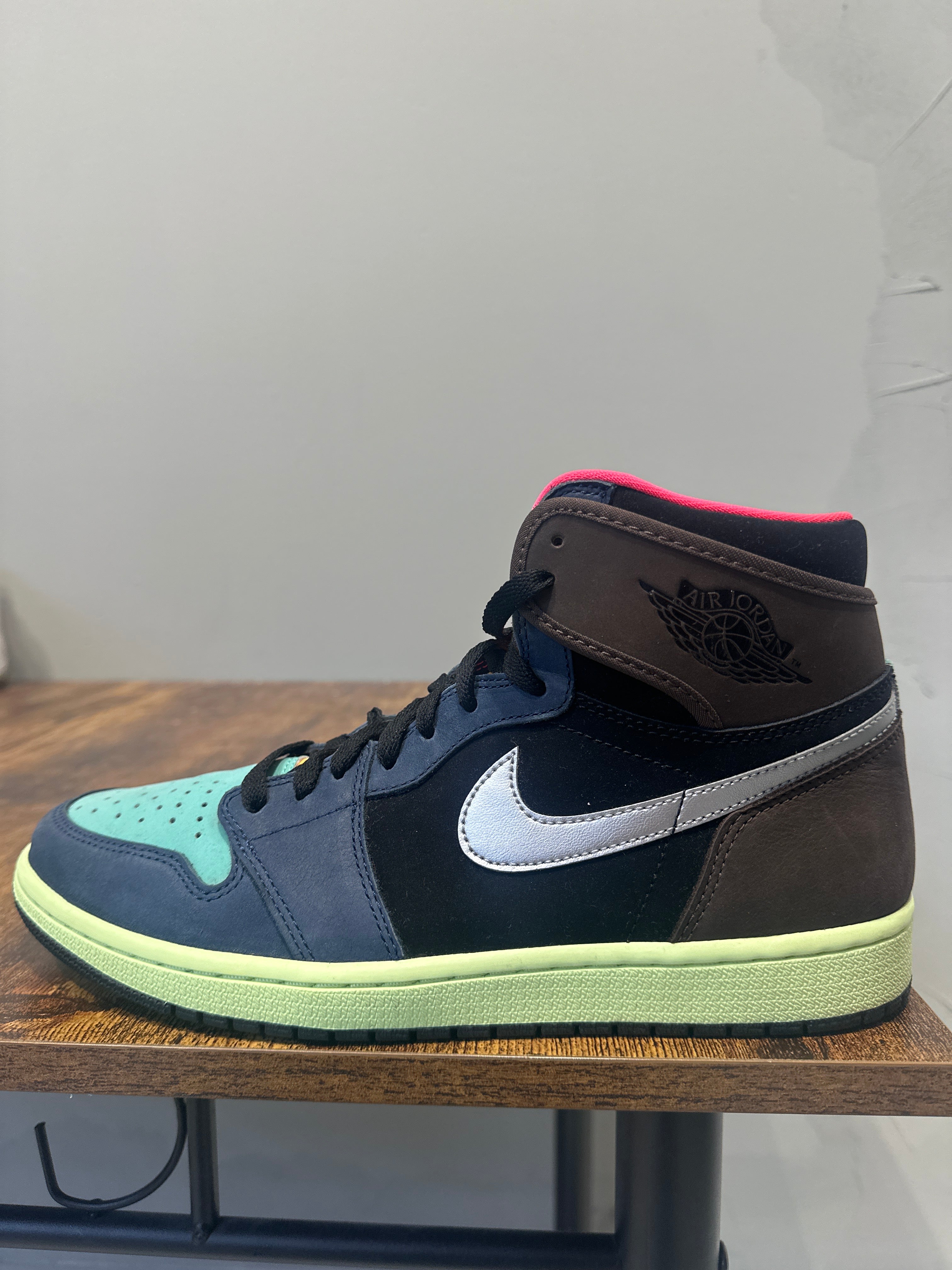 Air Jordan 1 High "Tokyo Bio Hack" (Pre-Owned)