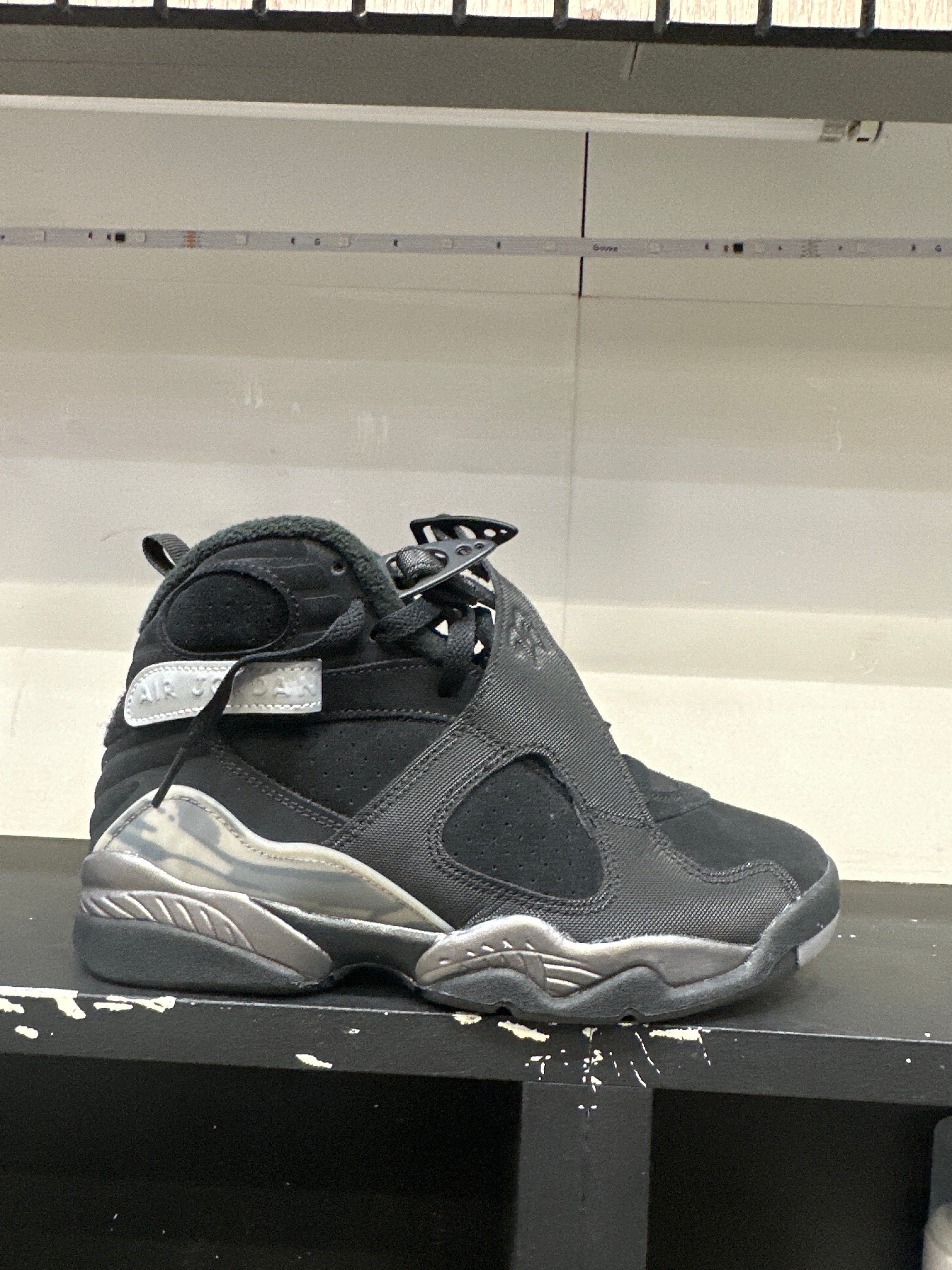 Air Jordan 8 "Winterized Gunsmoke" (pre-owned)
