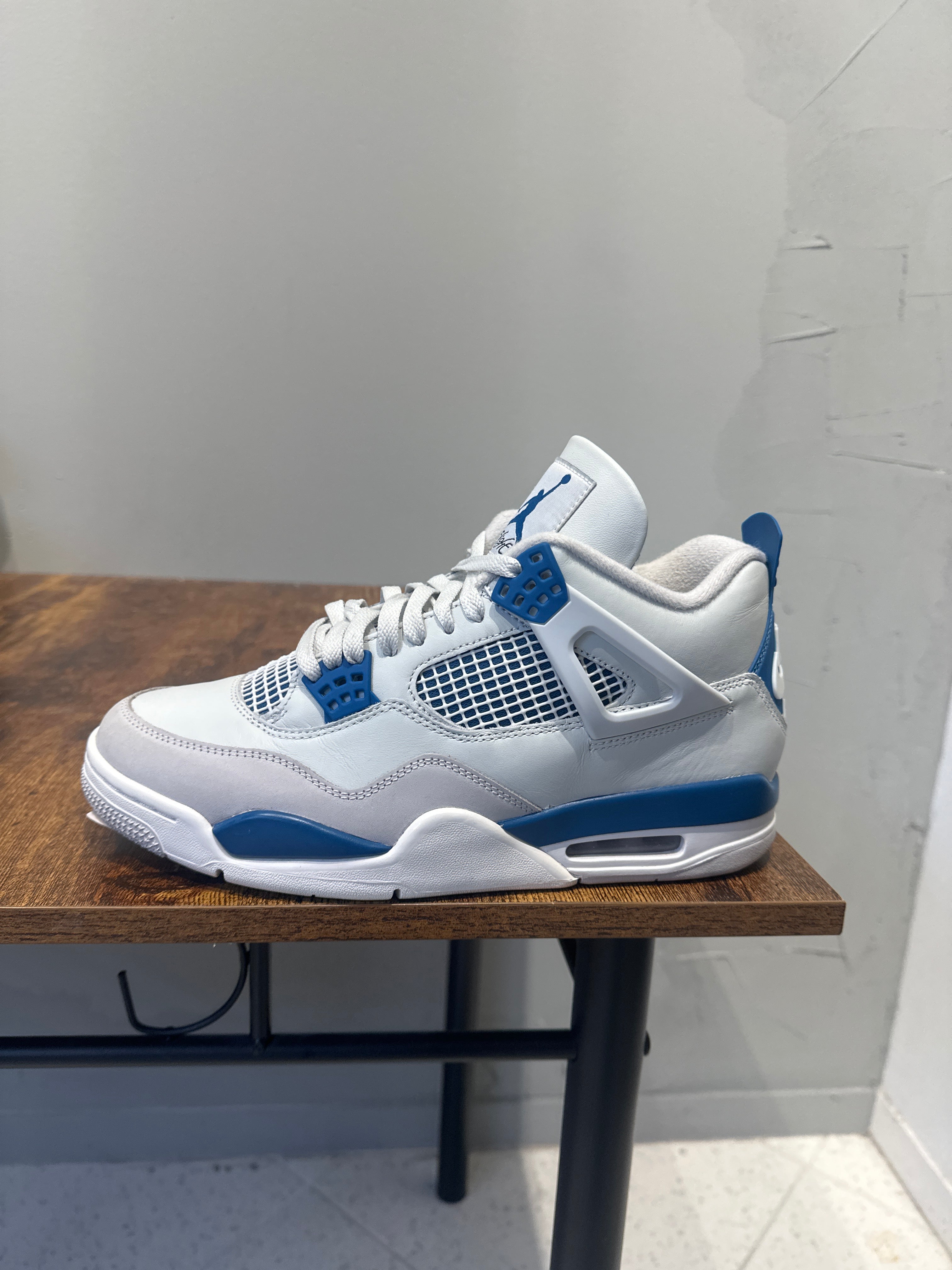 Air Jordan 4 "Military Blue" (Pre-Owned)