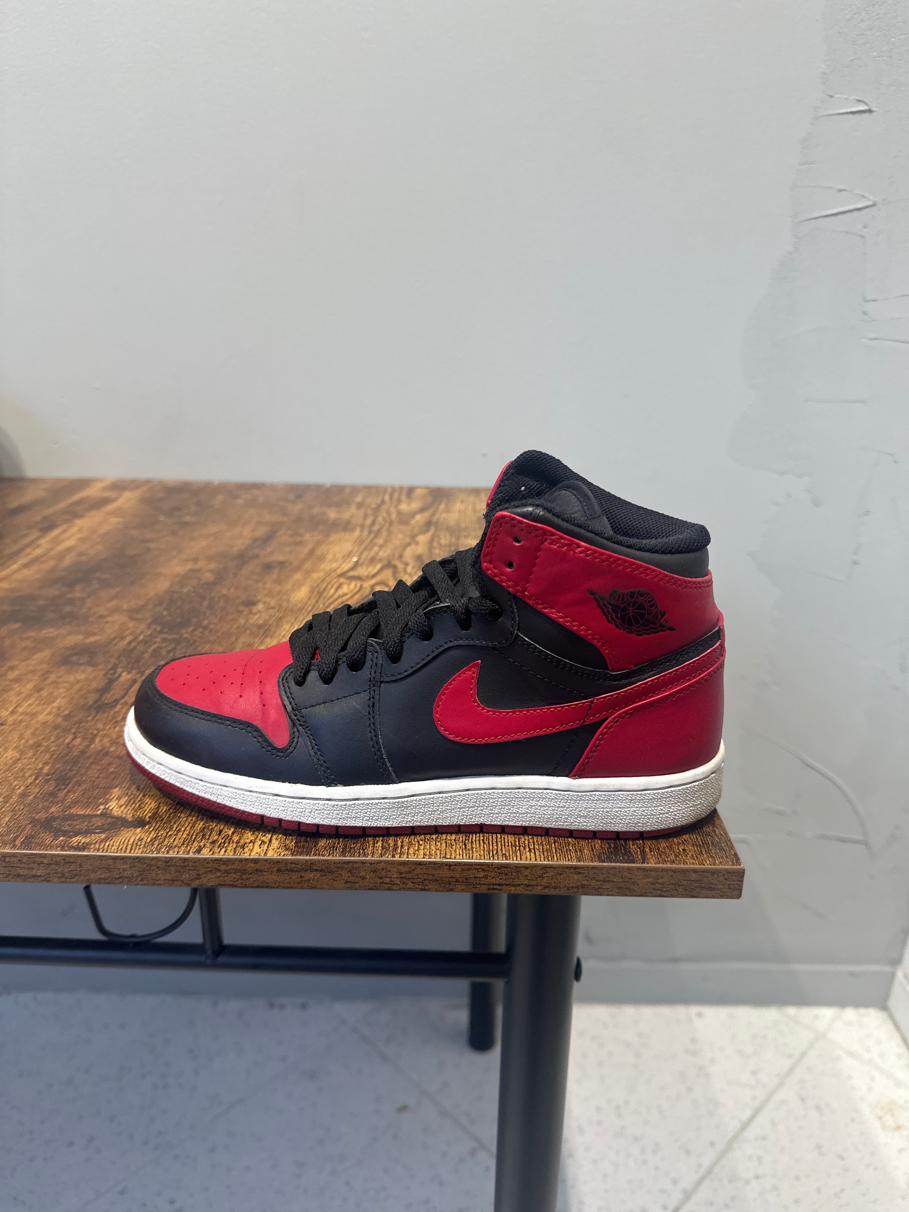 Air Jordan 1 High "Bred" (2013) (GS) (Pre-Owned)