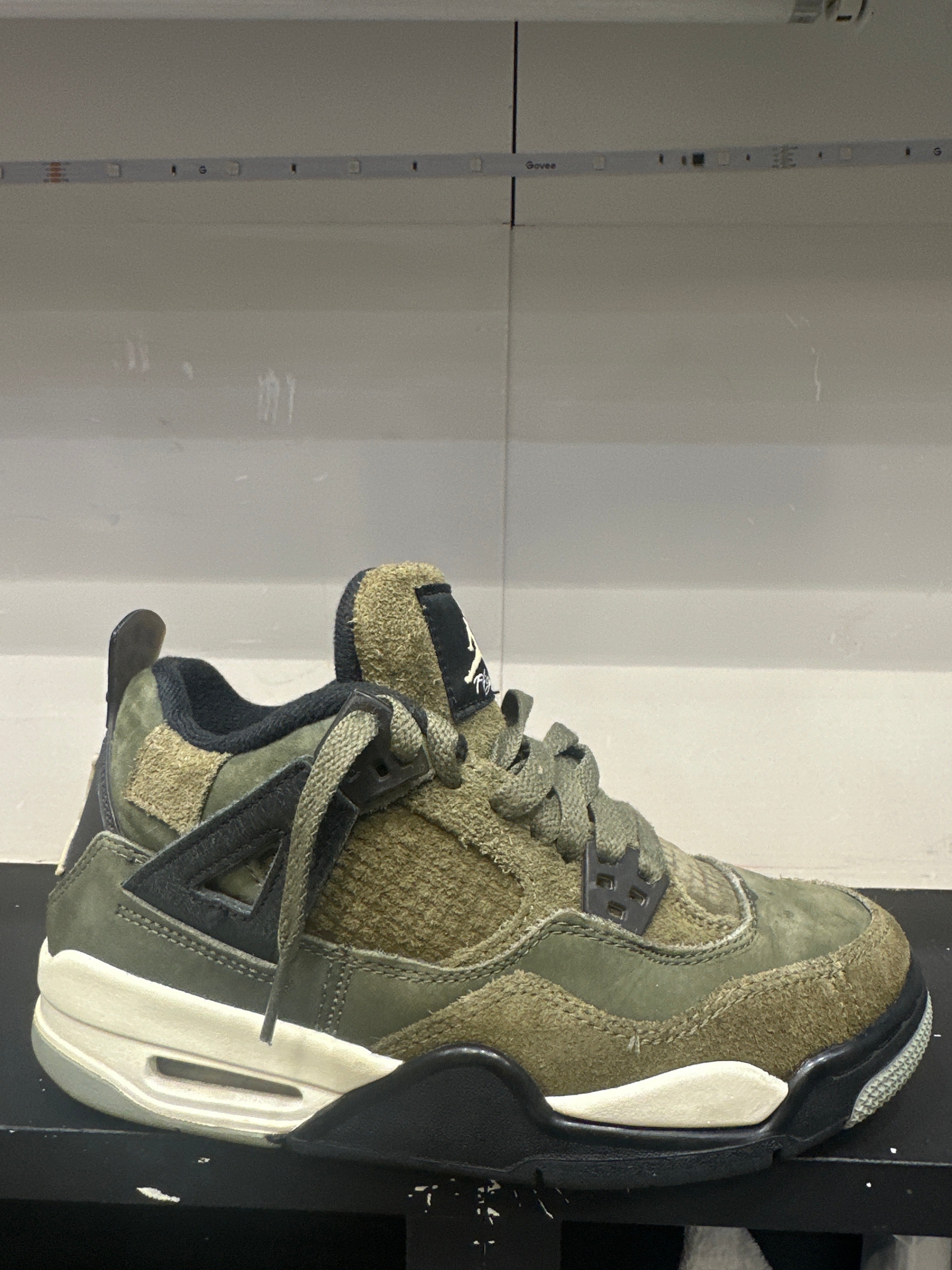 Air Jordan 4 Retro SE Craft "Medium Olive" (Pre-owned)