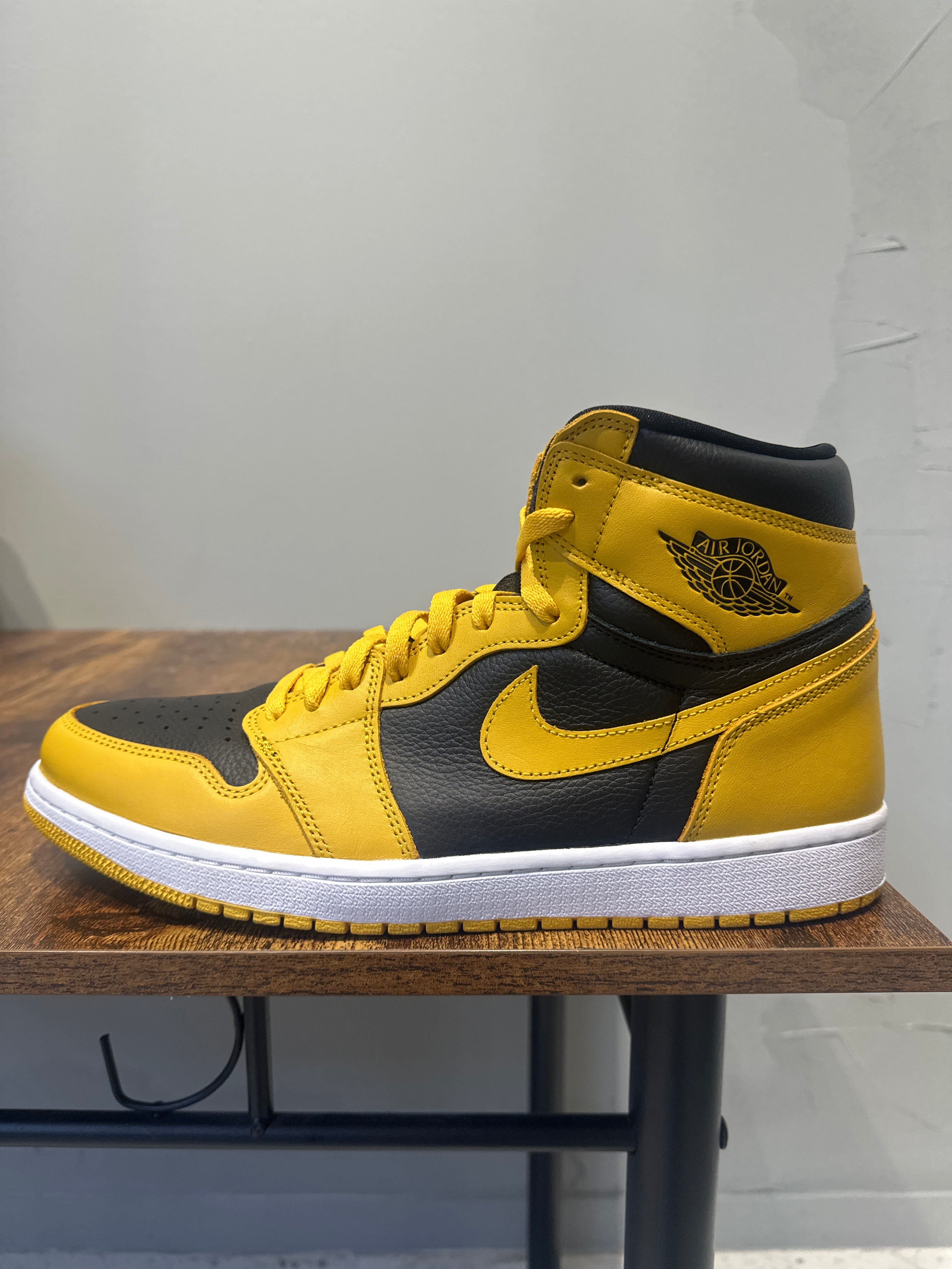 Air Jordan 1 High "Pollen" (Pre-Owned)