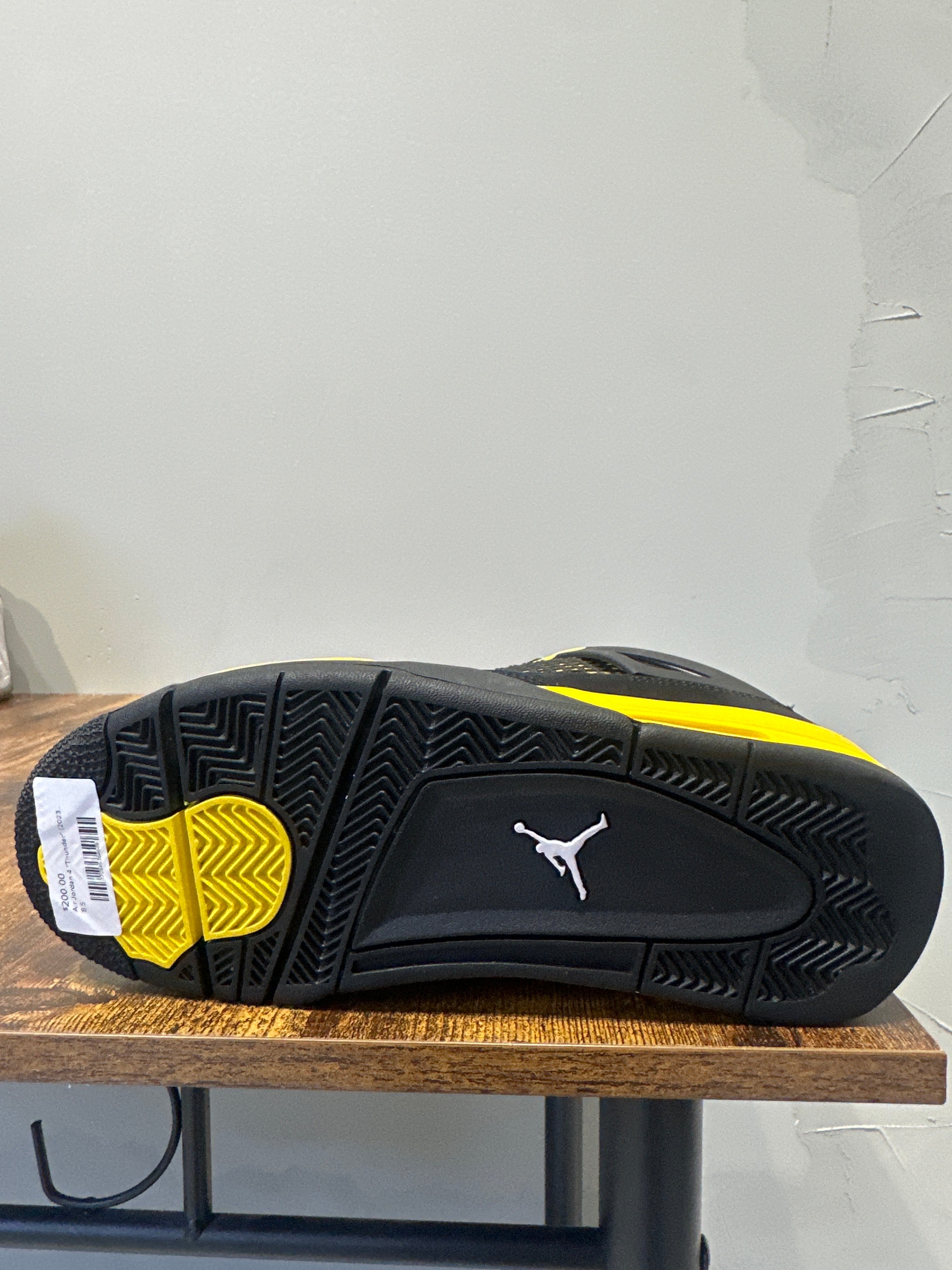 Air Jordan 4 "Thunder" (2023) (Pre-Owned)