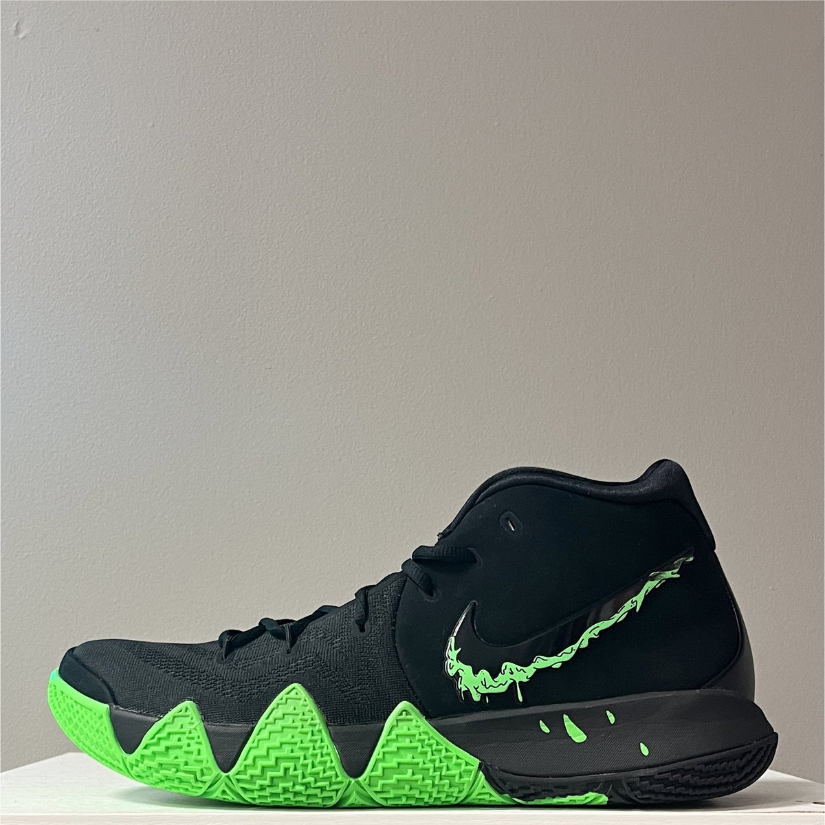 Nike Kyrie 4 Halloween