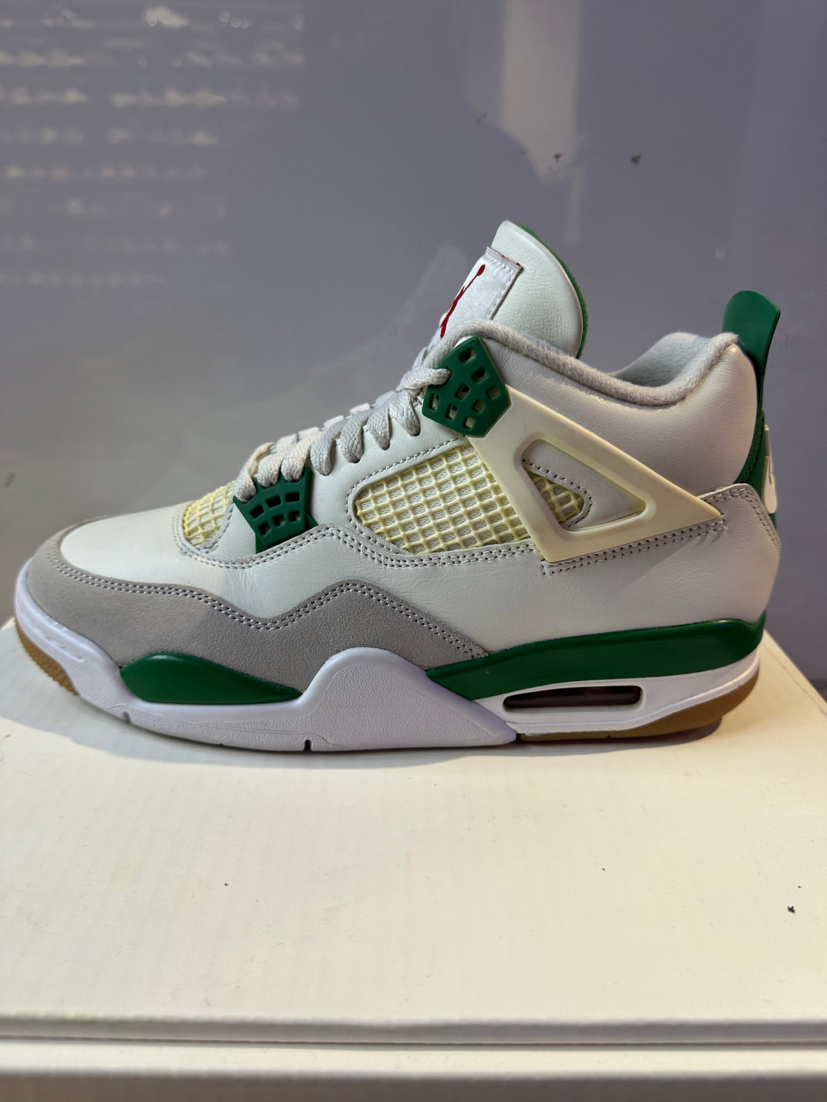 Jordan 4 Retro SB Pine Green