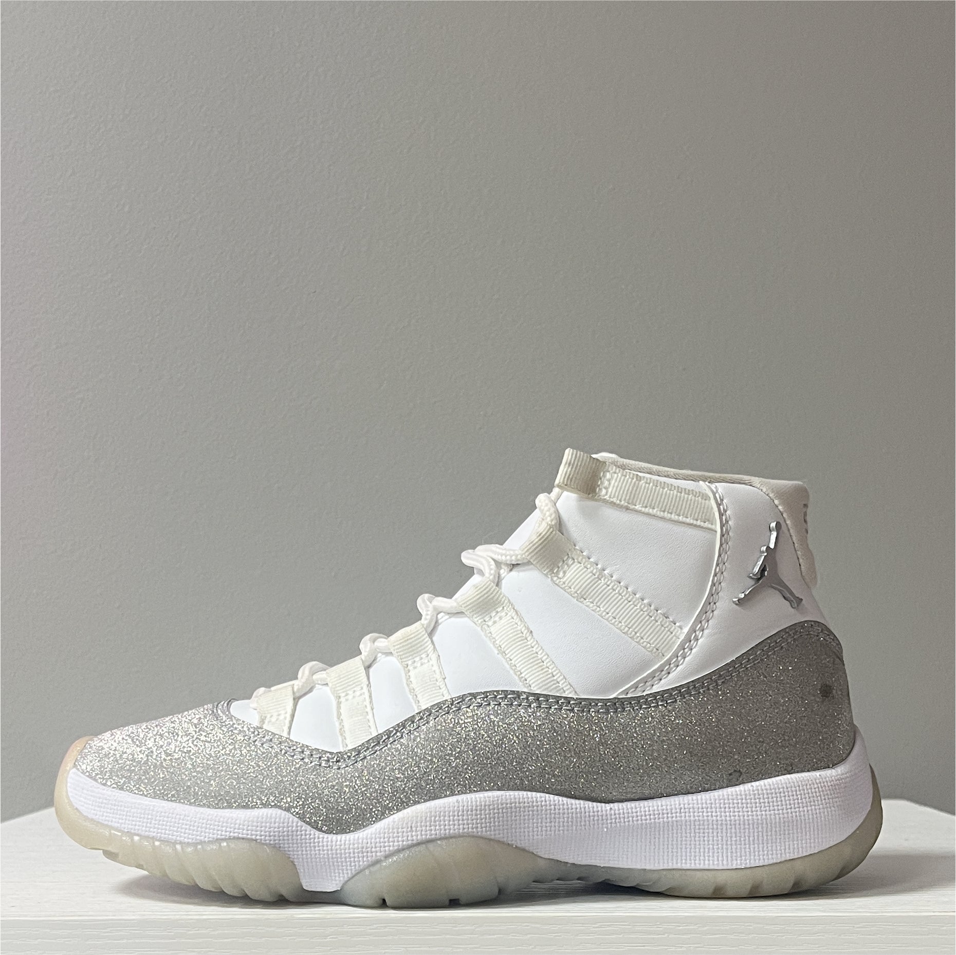 Air Jordan 11 "White Metallic Silver" (pre-owned)