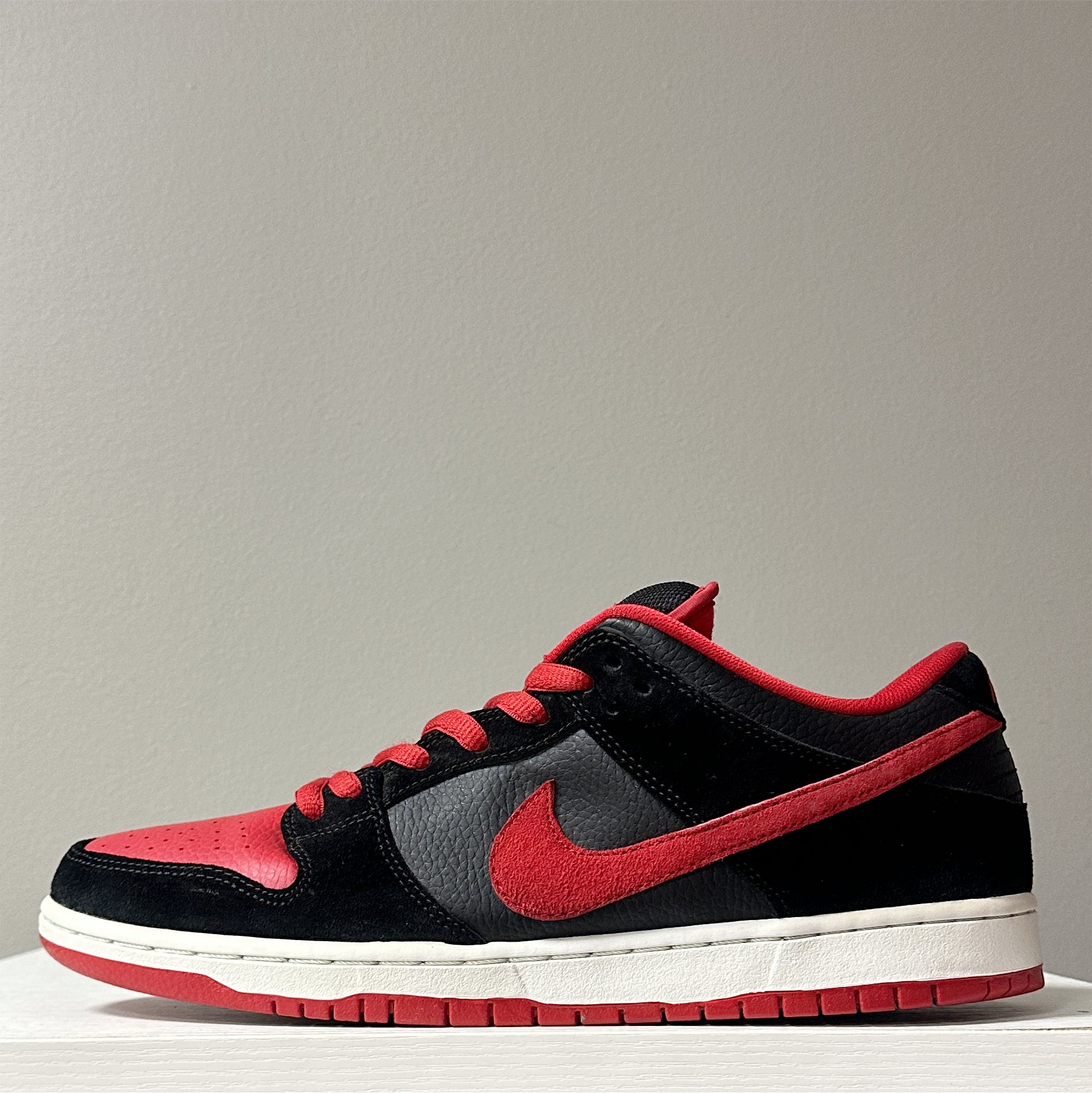 Nike SB Dunk Low "J Pack: Bred" (2014) (Pre-Owned)