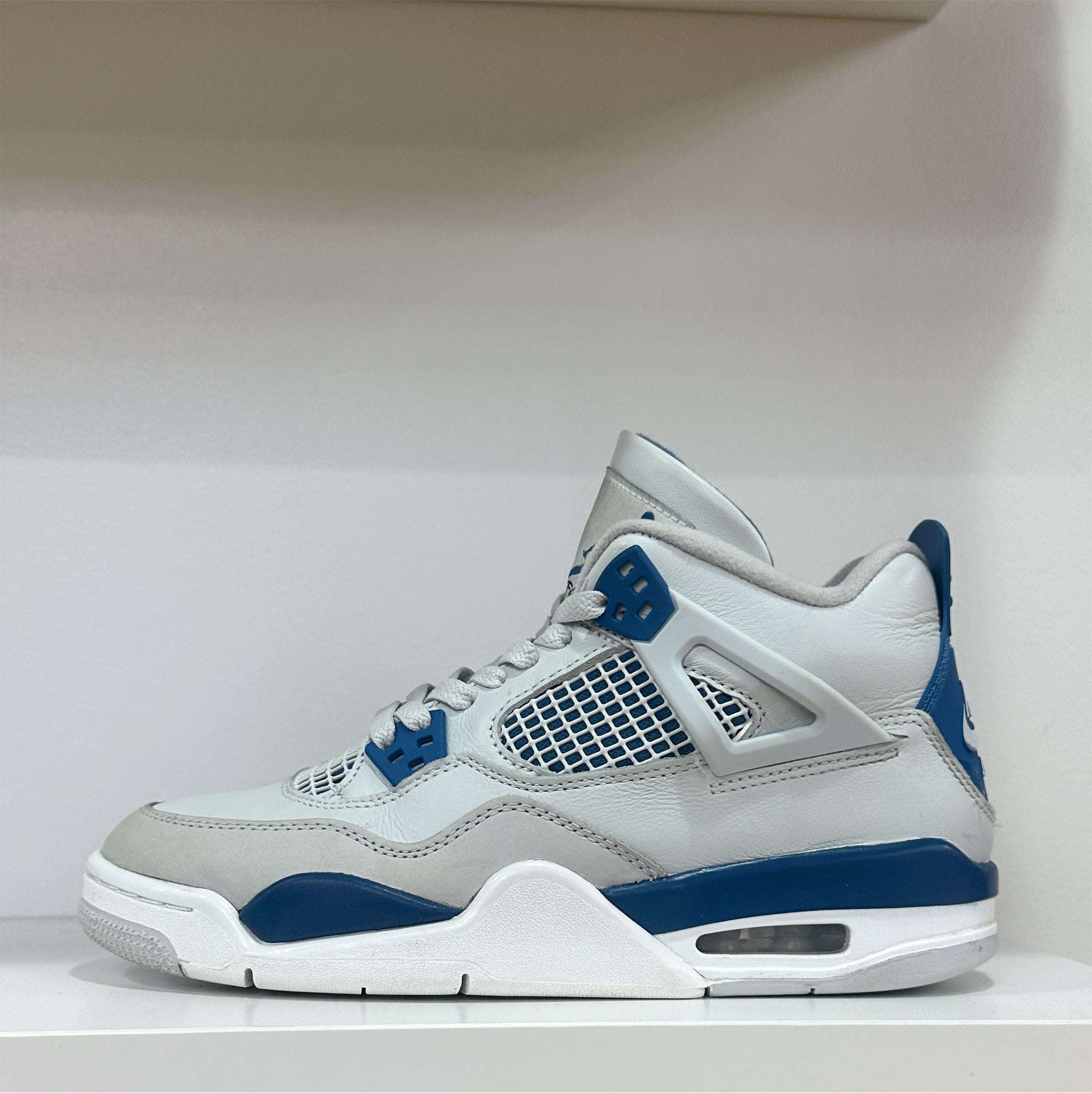 Air Jordan 4 "Military Blue" (Pre-Owned)