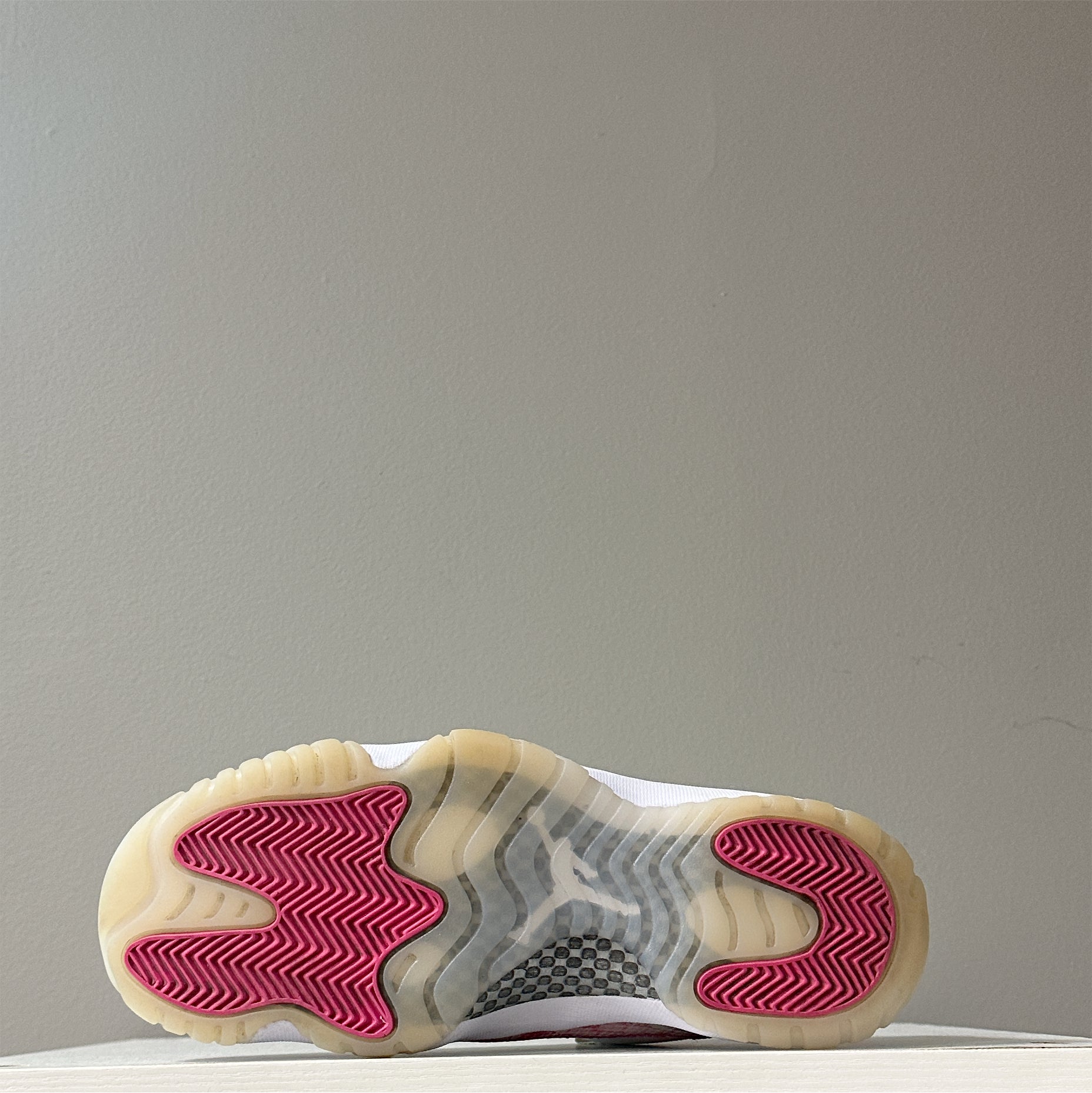 Air Jordan 11 Low "Pink Snakeskin" 2019 (pre-owned)