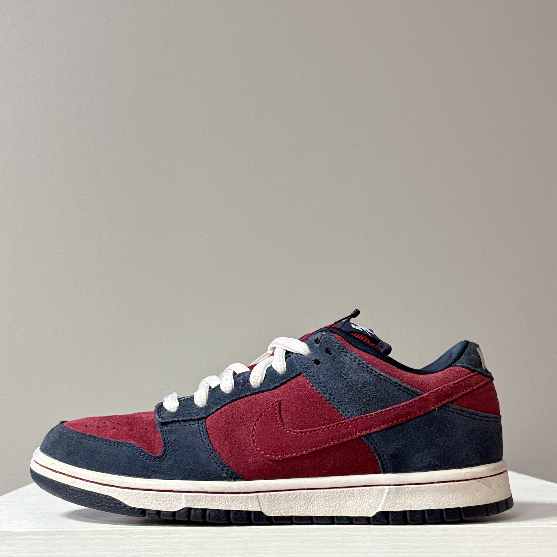 Nike SB Dunk Low "Obsidian Team Red" (pre-owned)(2009)