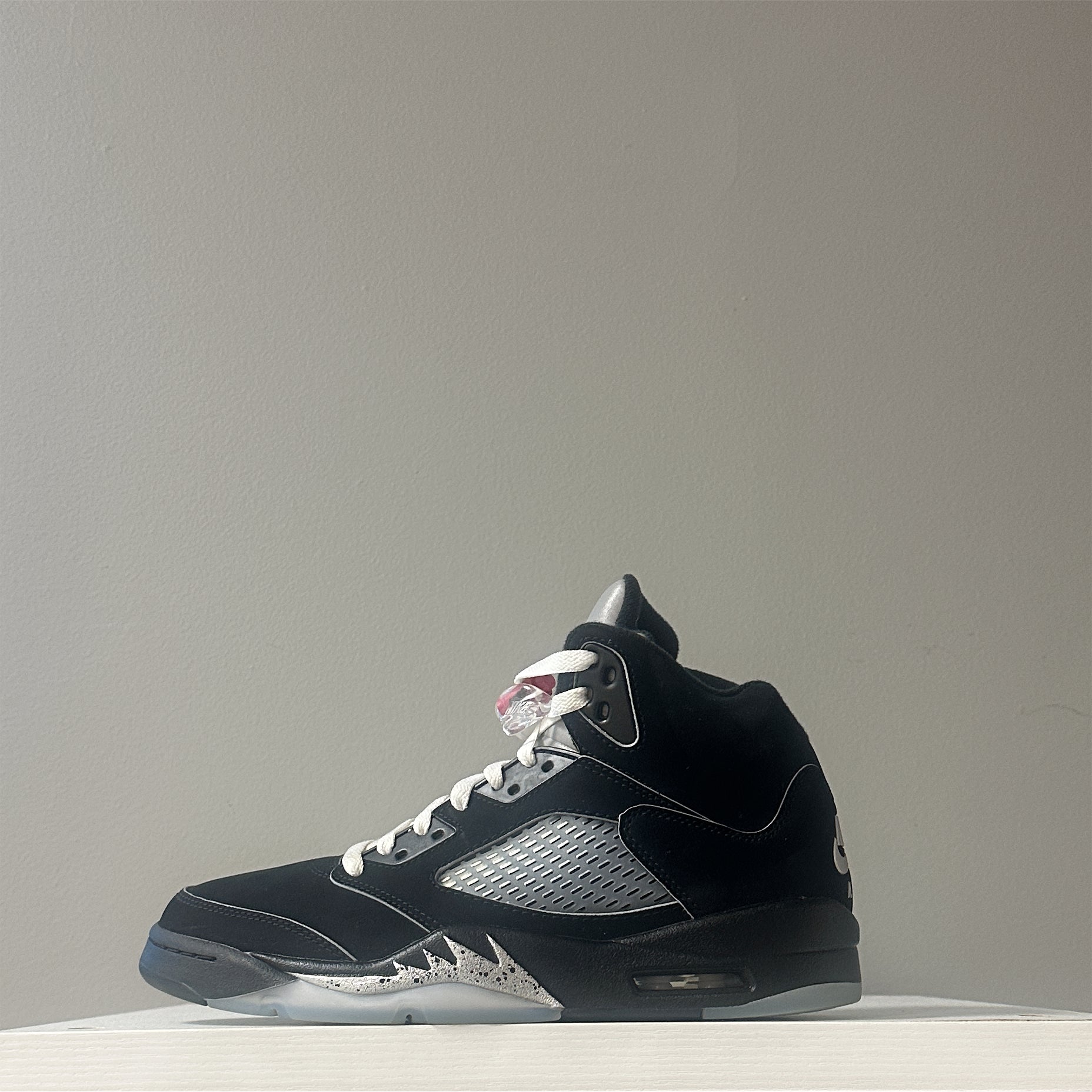Air Jordan 5 Retro OG "Black Metallic Reimagined" (Pre-Owned)