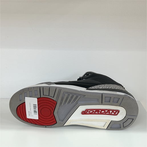 Air Jordan 3 "Black Cement" (Pre-Owned)