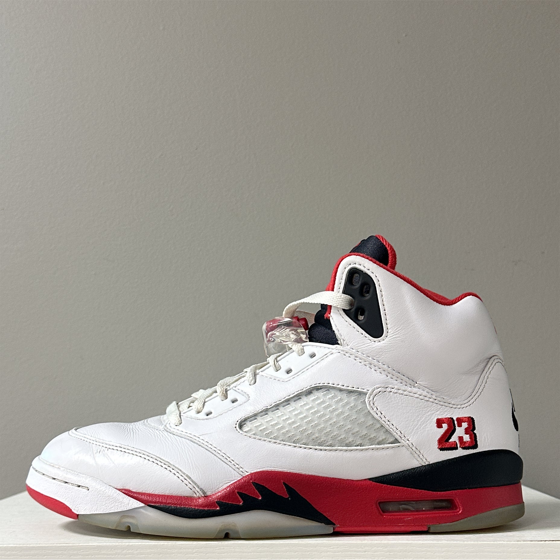 Air Jordan 5 "Fire Red Black Tongue" 2025 (pre-owned)
