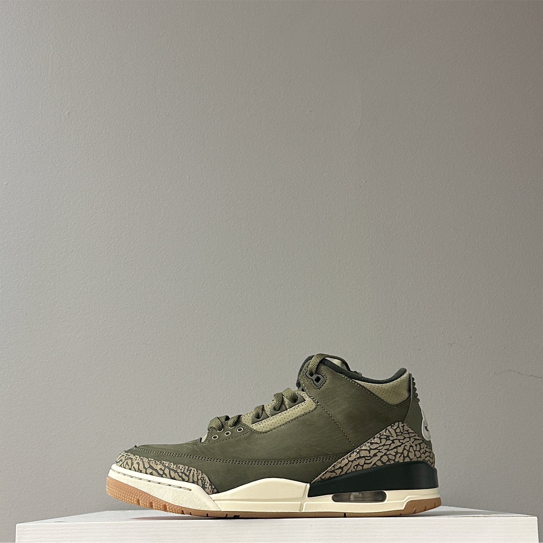Air Jordan 3 "Family Affair" 2025 (pre-owned)