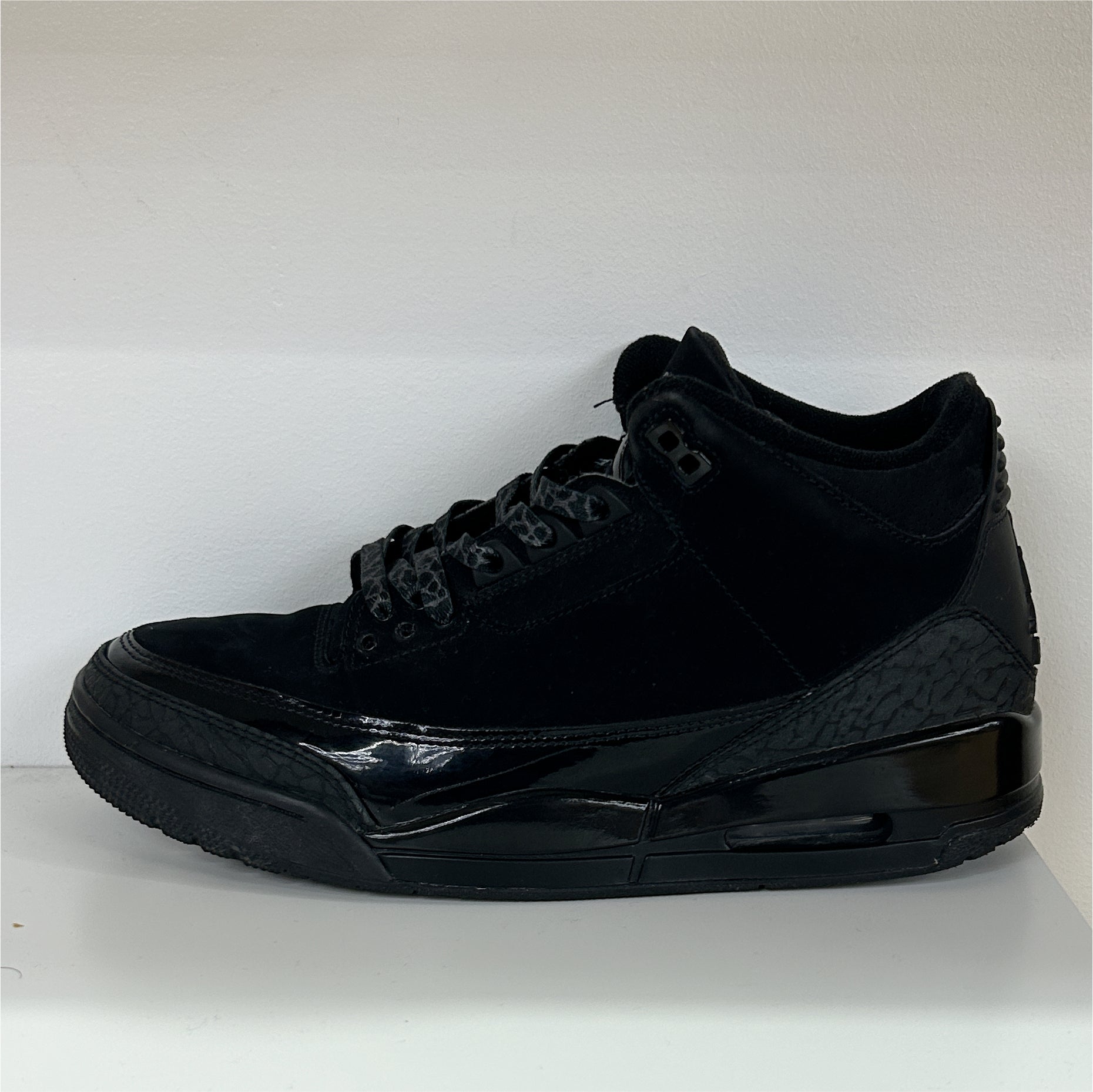 Air Jordan 3 "Black Cat" (Pre-Owned)