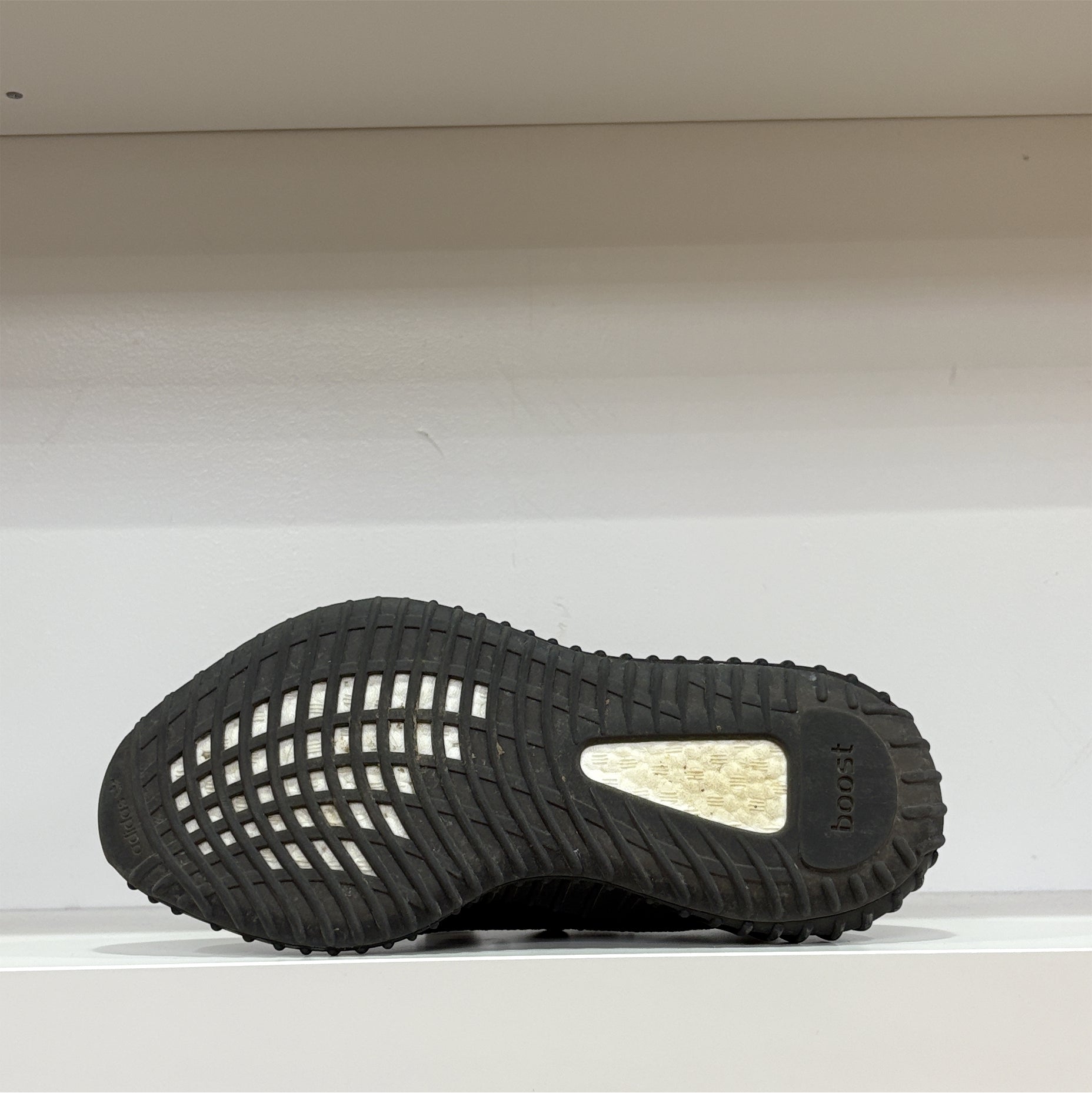 Adidas Yeezy 350 V2 "Bred"(Pre-Owned)