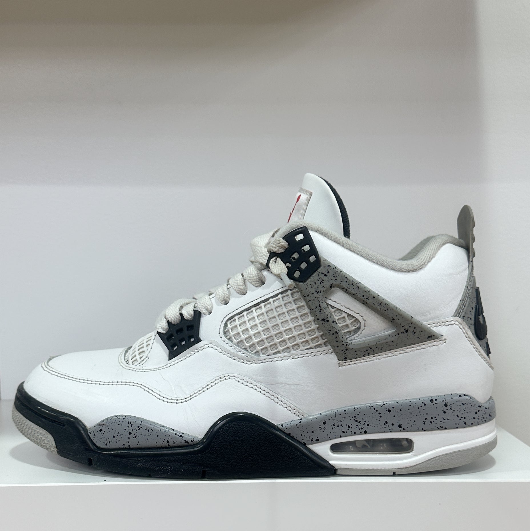 Air Jordan 4 “White Cement” (pre-owned)