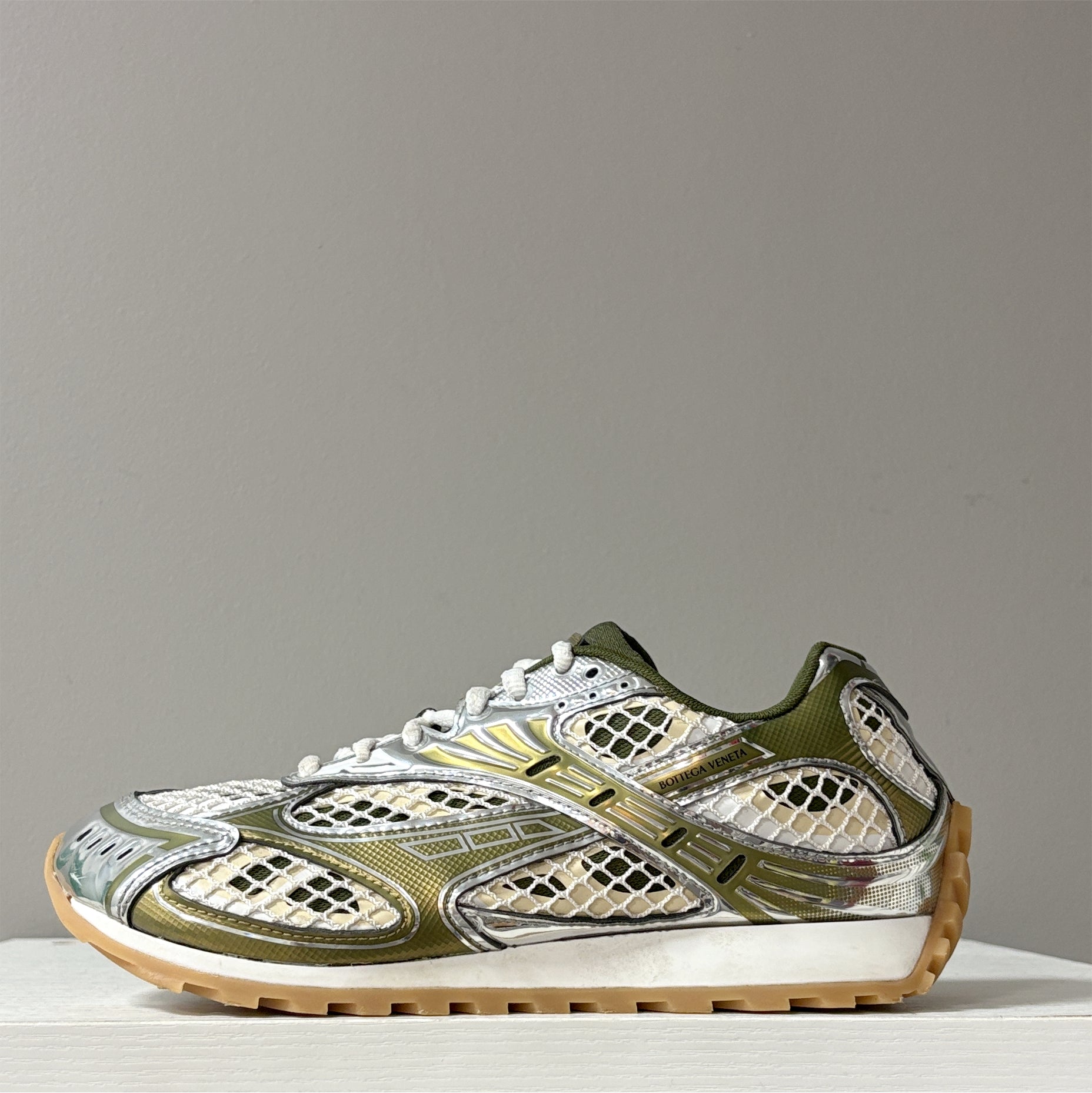 Bottega Veneta Orbit Low "White/Mud" (pre-owned)