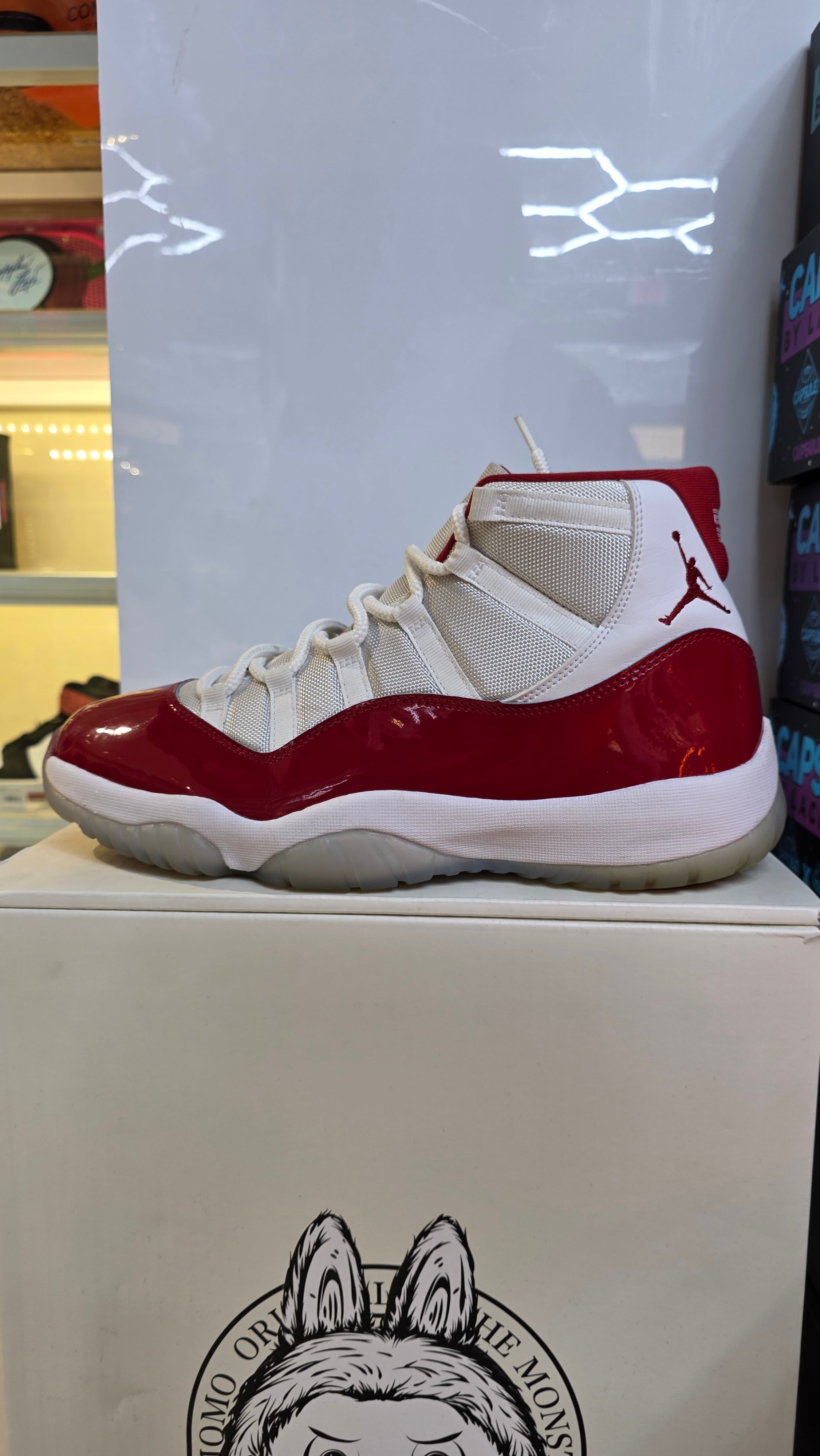 Air Jordan 11 "Cherry"(Pre-Owned)