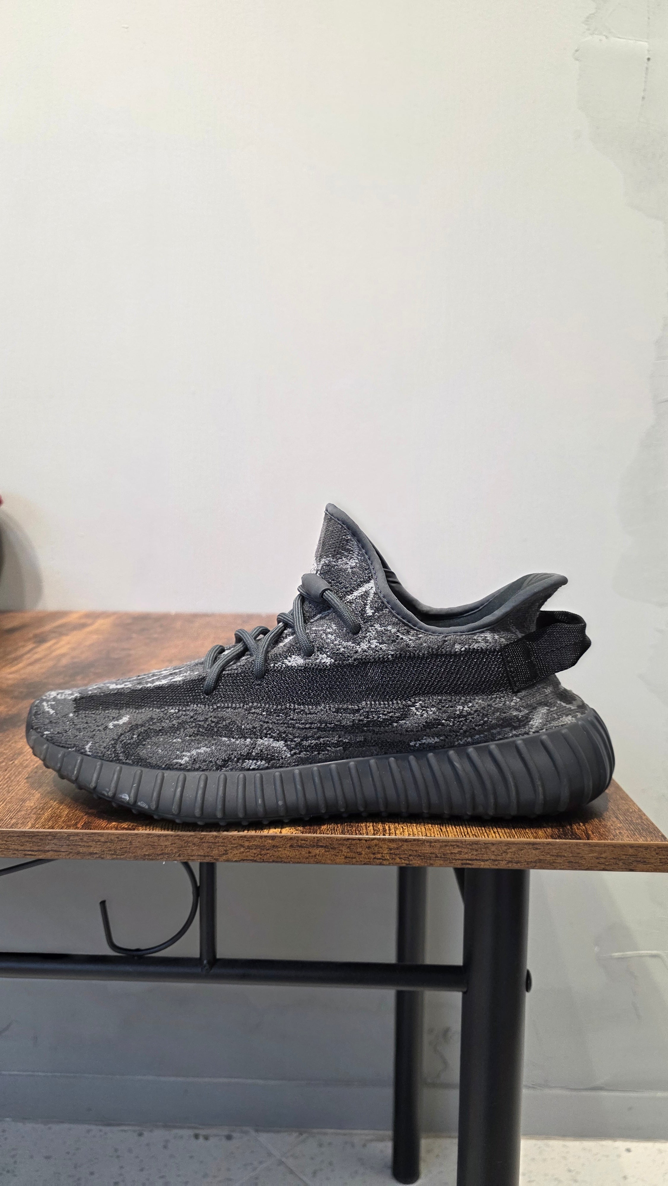 Adidas Yeezy 350 V2 "Mx Dark Salt"(Pre-Owned)