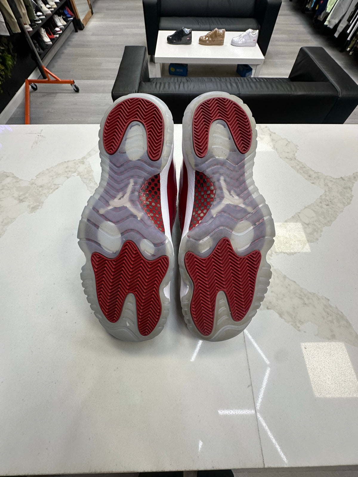 Jordan 11 Retro Cherry (2022)